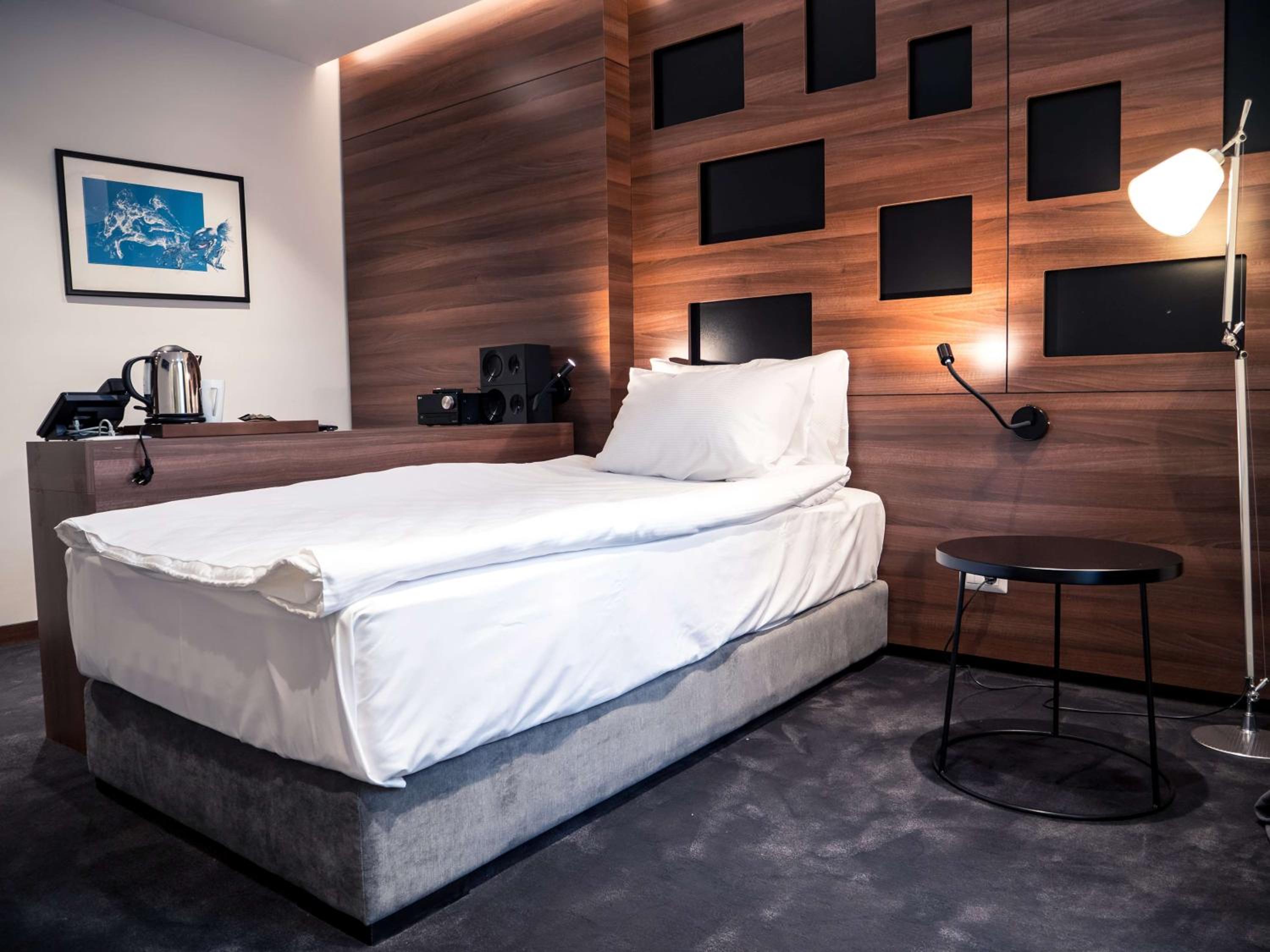 Comfort Queen Room photo 3