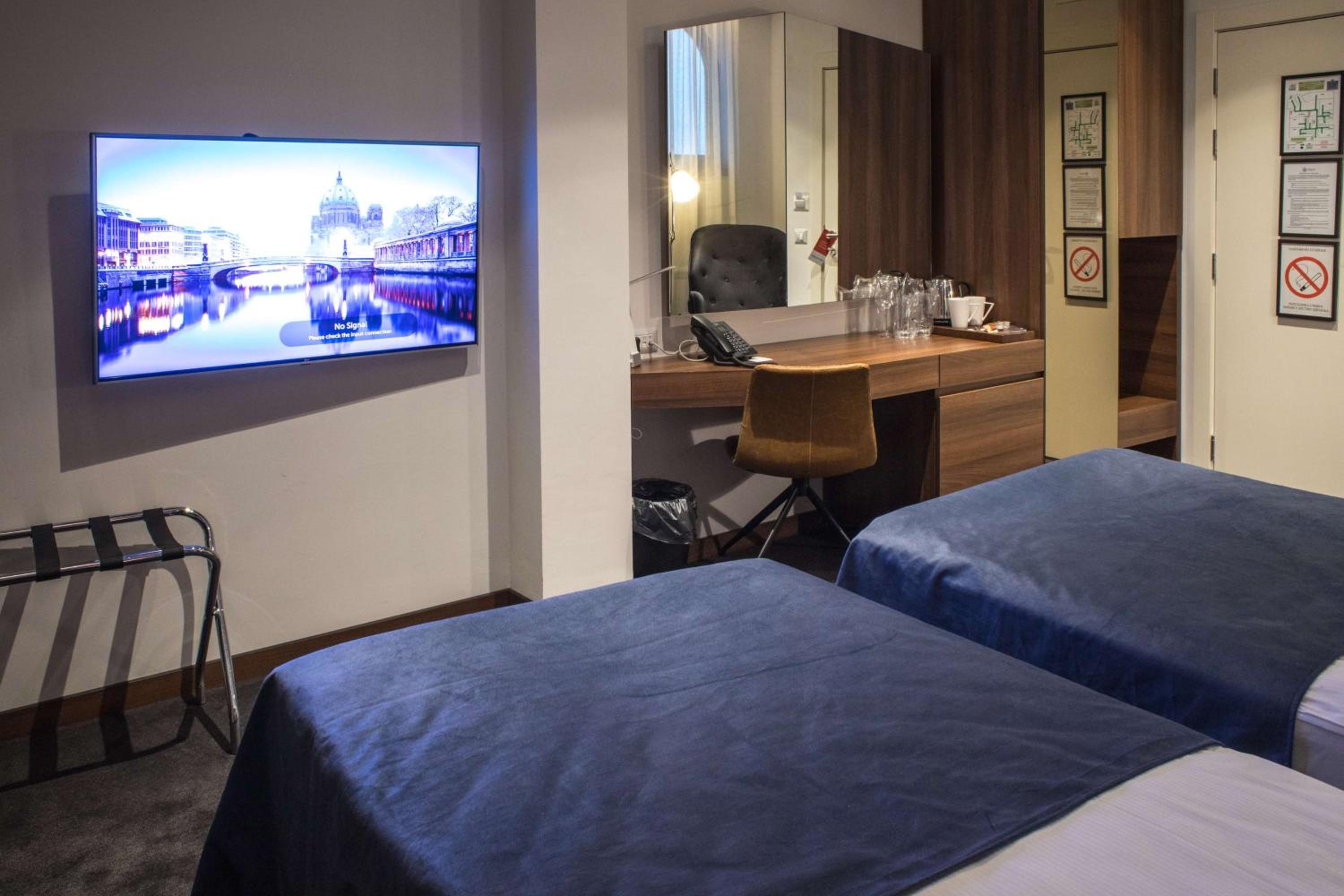 Deluxe Twin Room photo 3