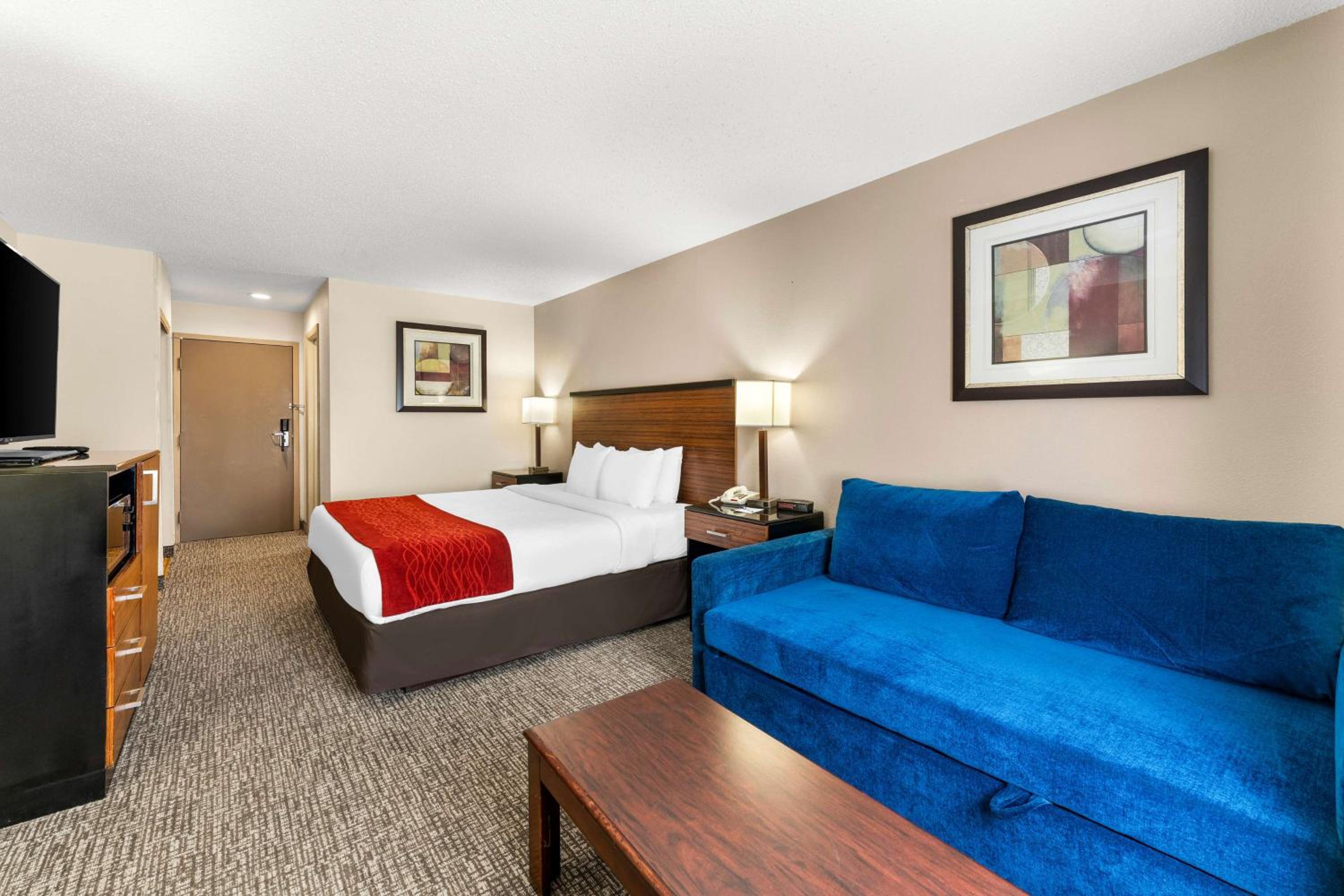 King Room with Sofa Bed - Non-Smoking - Photo 2