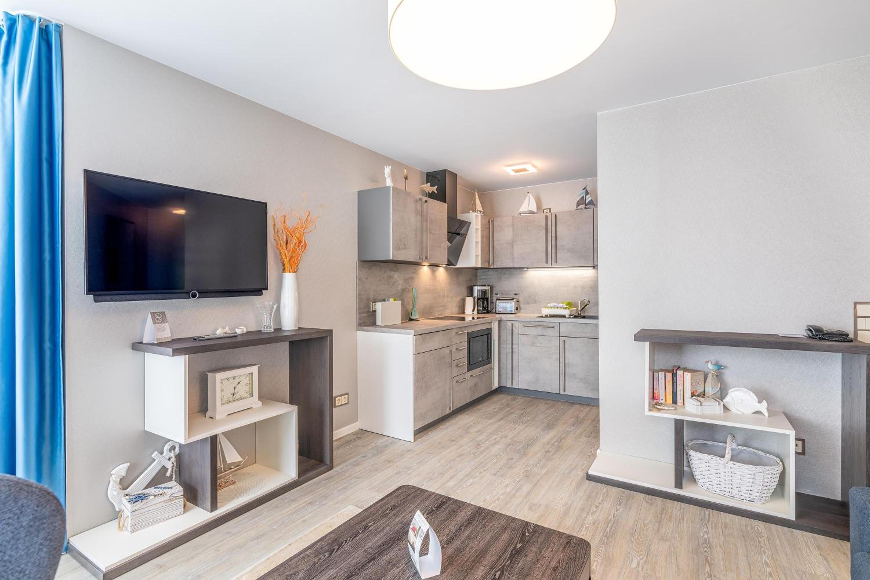 One-Bedroom Apartment with City View