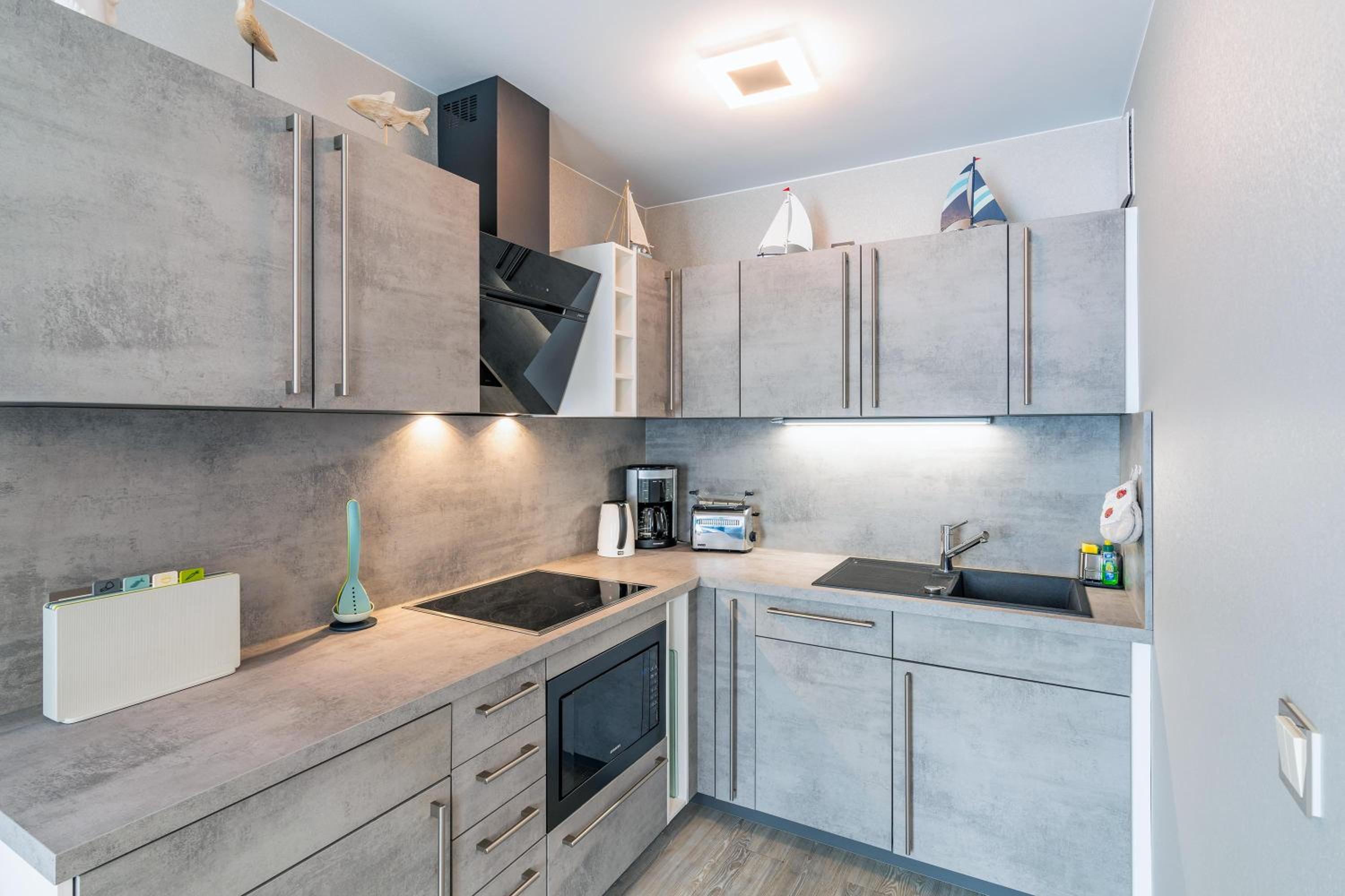 One-Bedroom Apartment with City View thumbnail 6