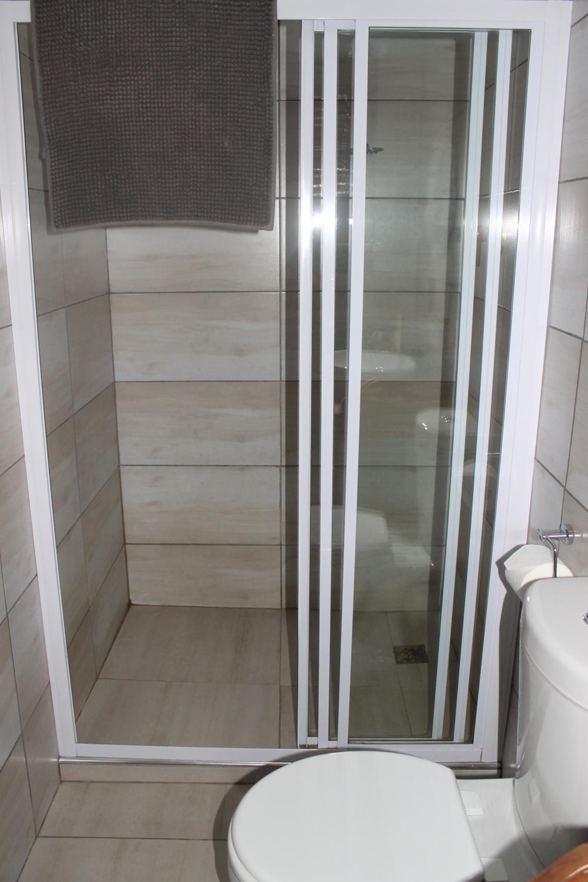Deluxe Double or Twin Room photo 3