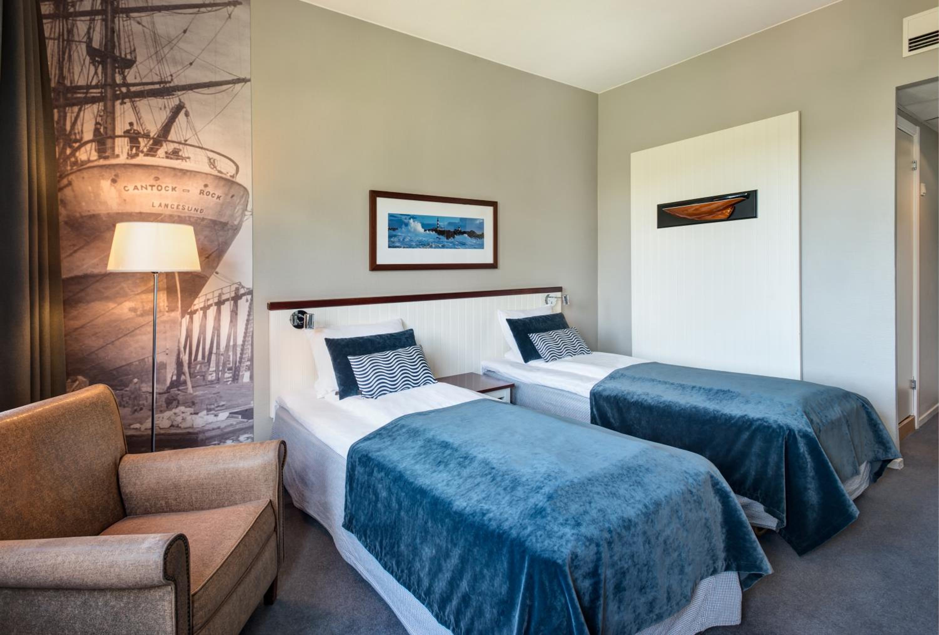 Economy Twin Room - Photo 4