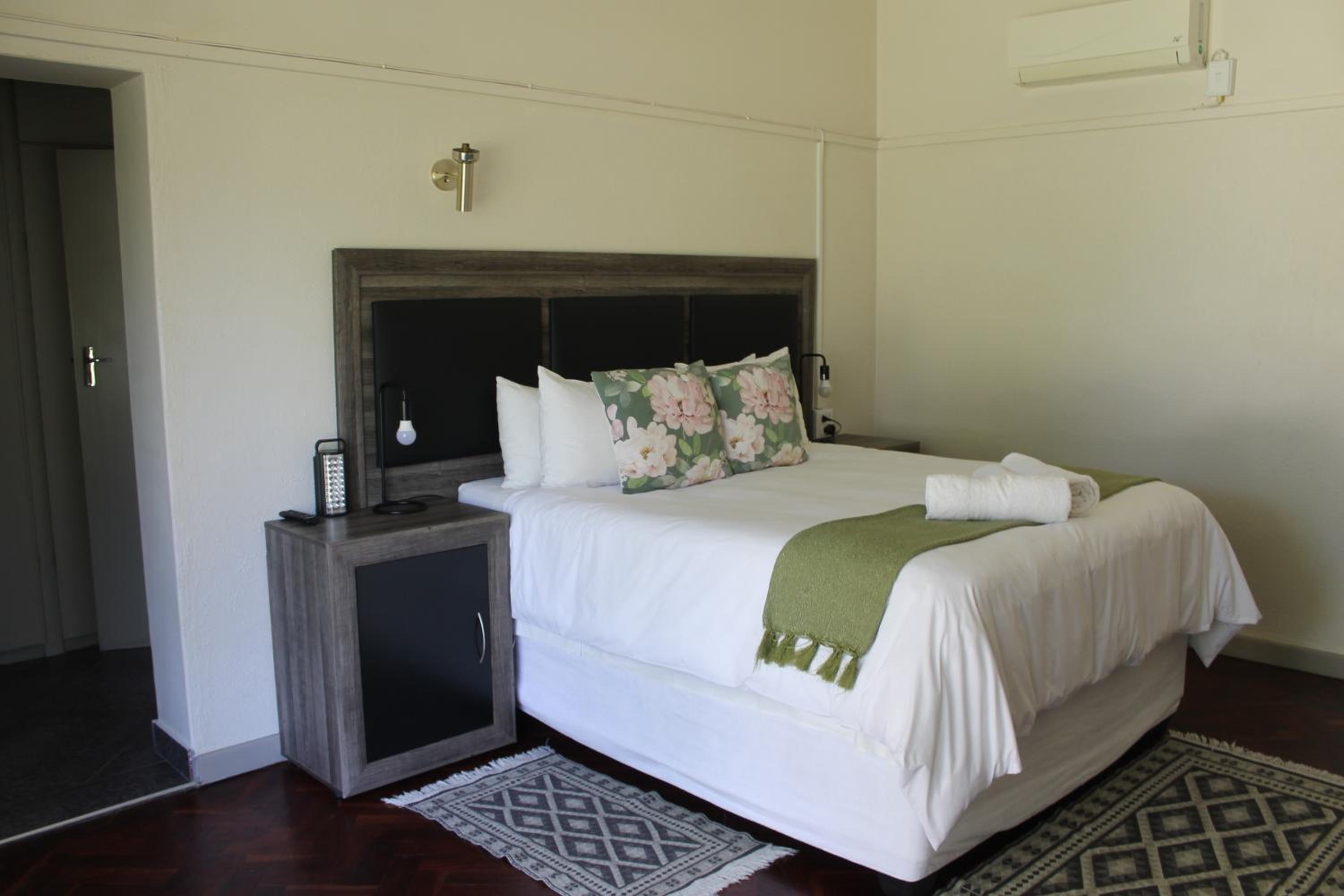 Deluxe Queen Room photo 3