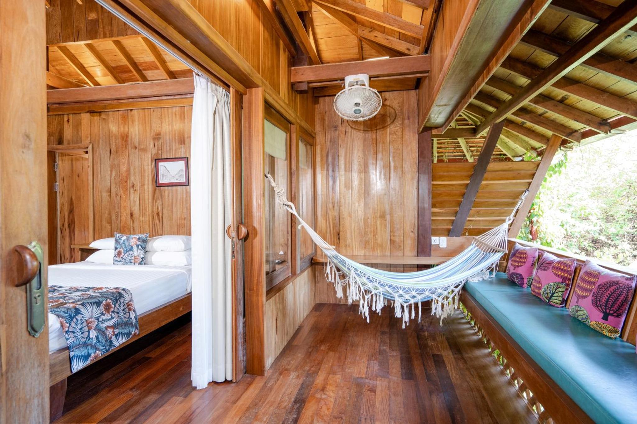 Suite Wooden Bungalow