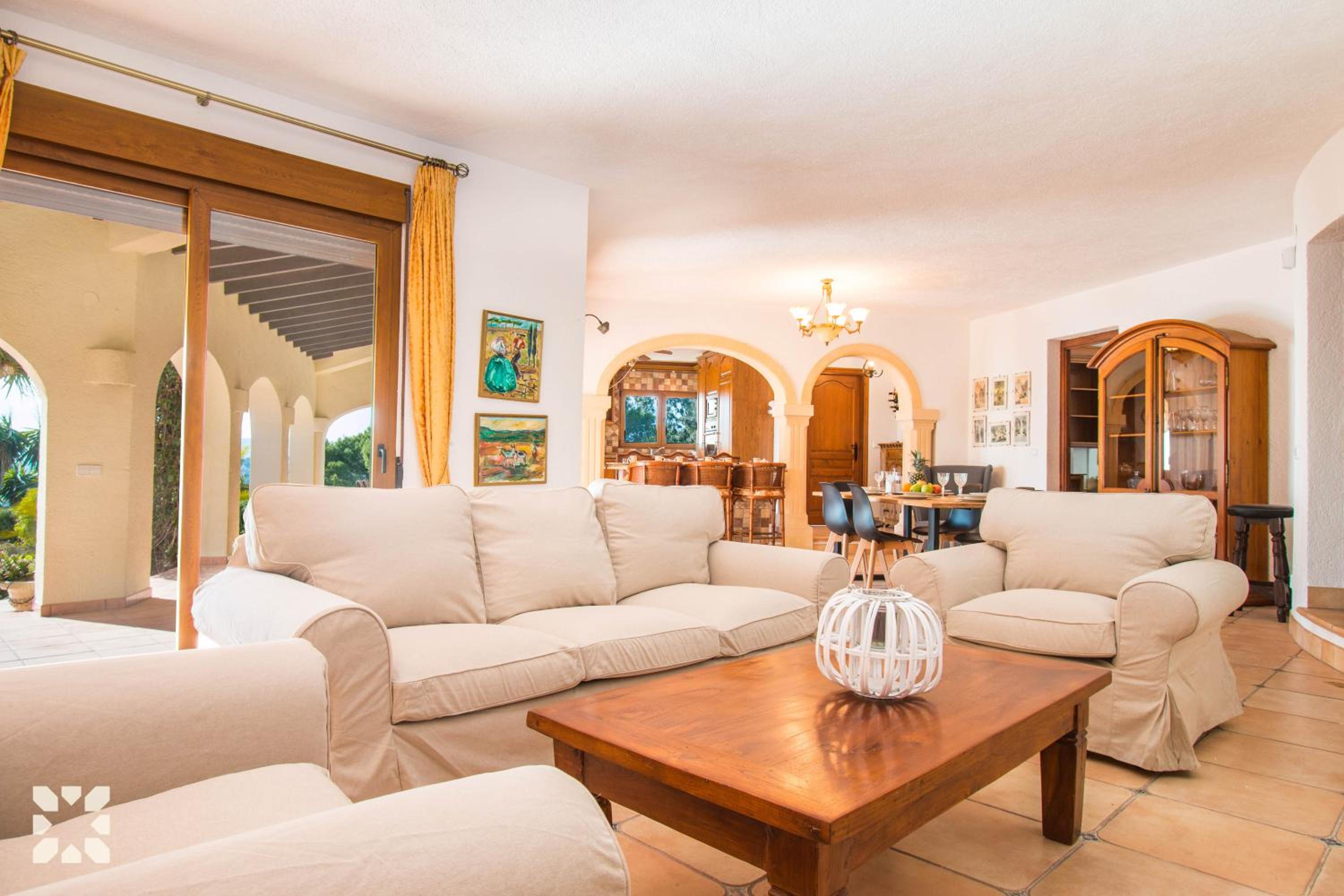 Villa photo 3