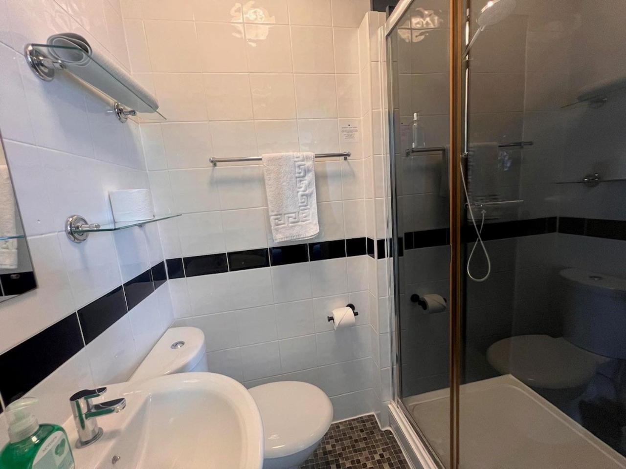 Budget Double Room photo 2