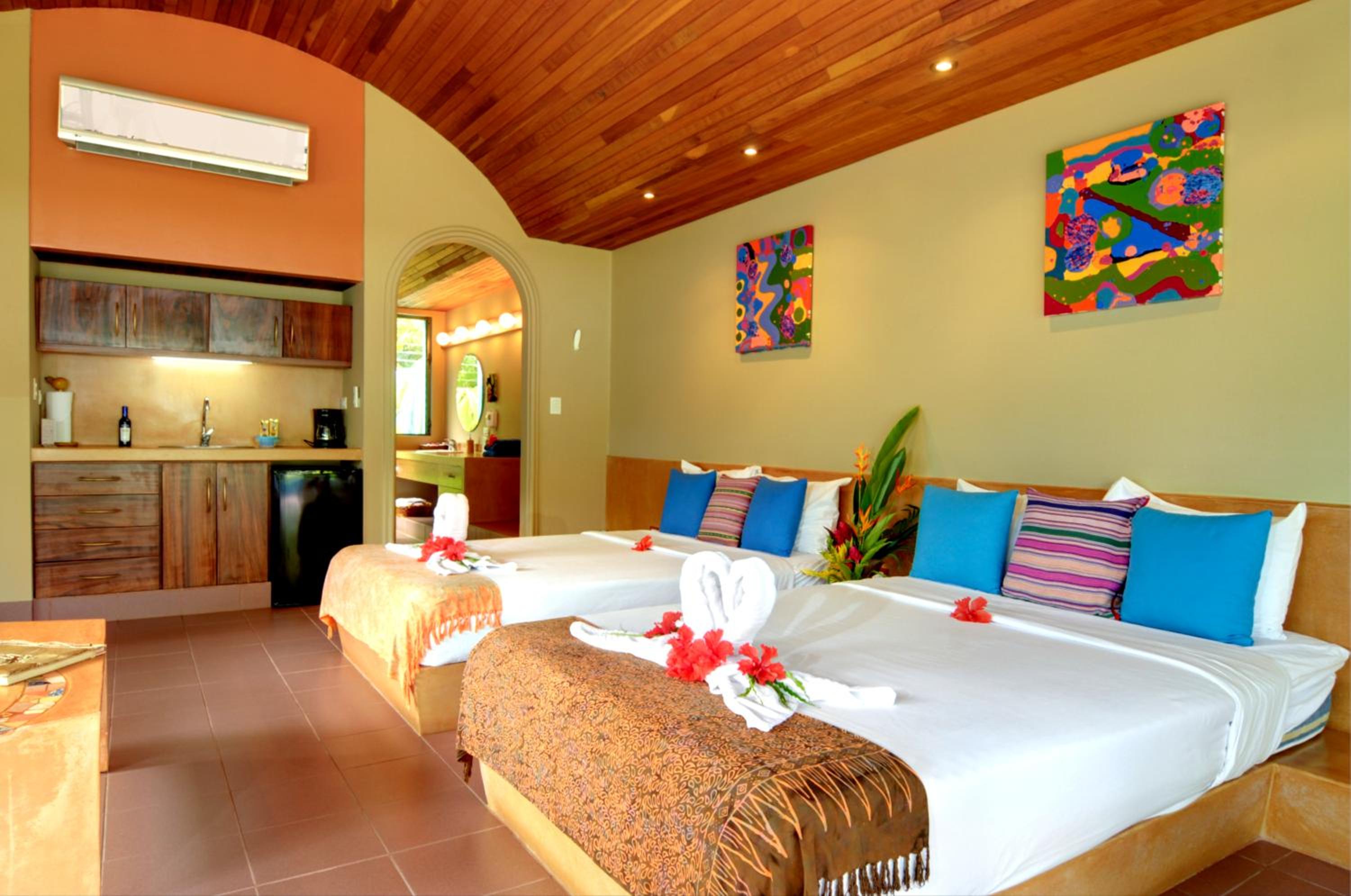 Beach Front Bungalow 2 Full Beds - Photo 1