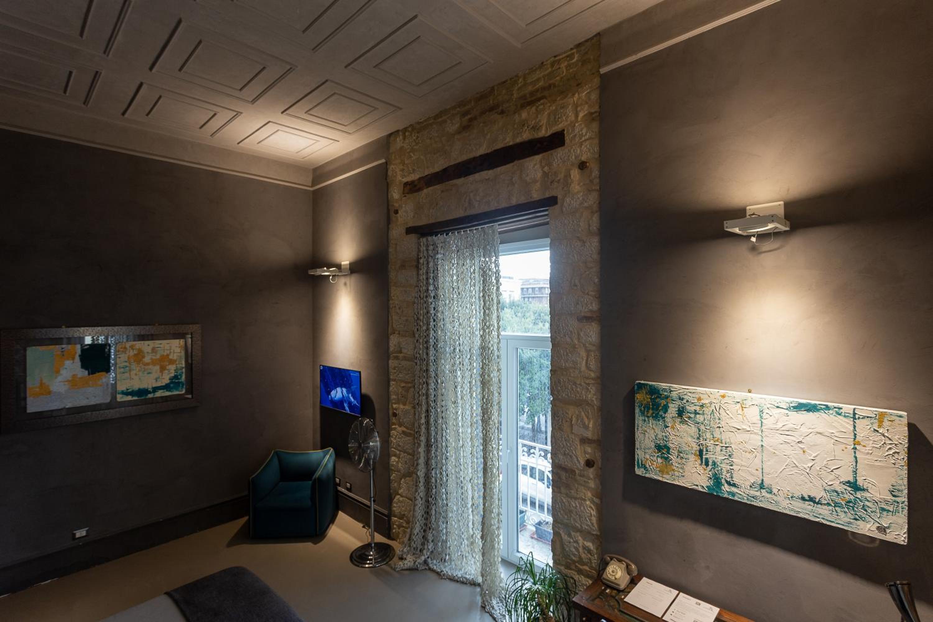 Suite - Photo 39