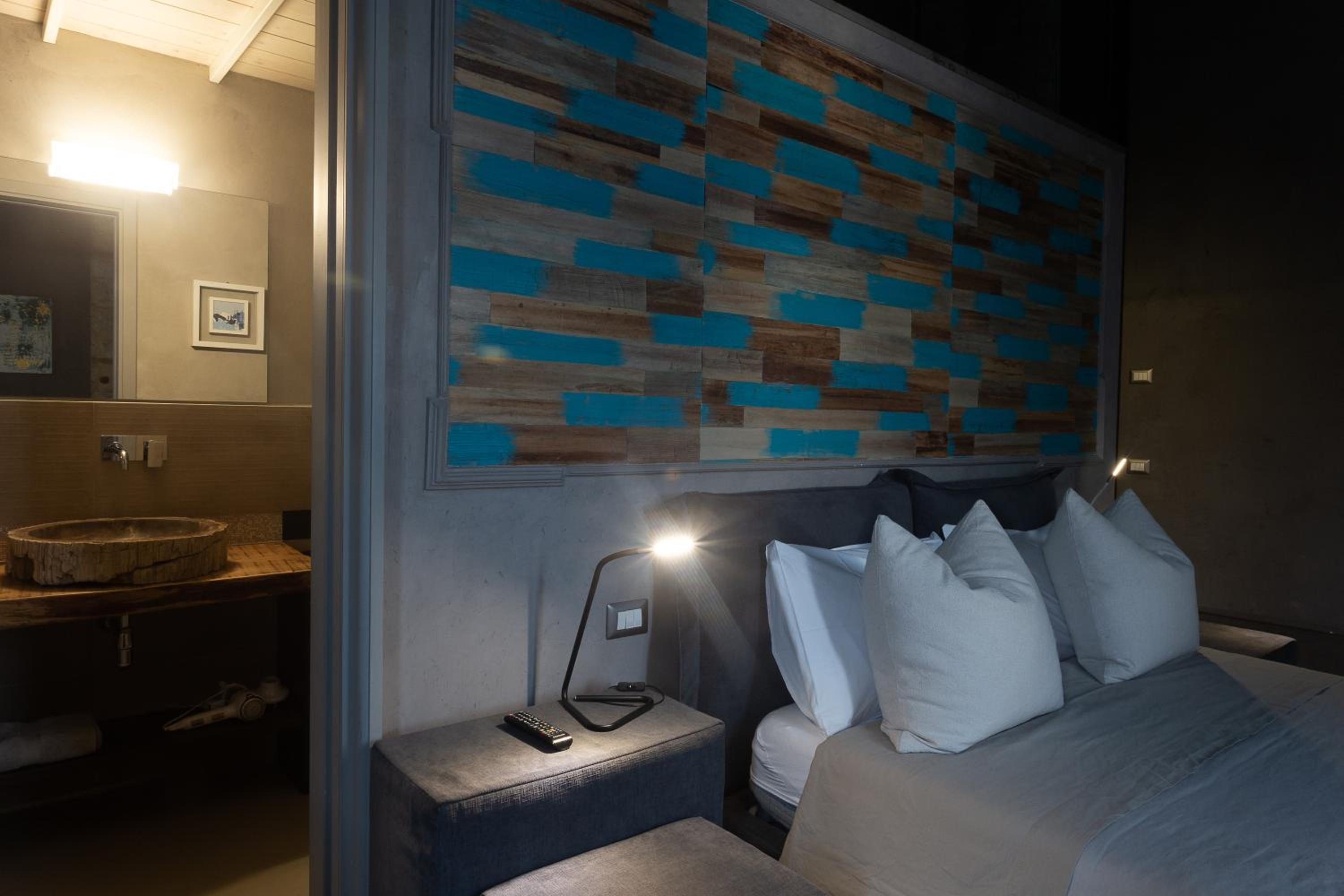 Suite - Photo 2