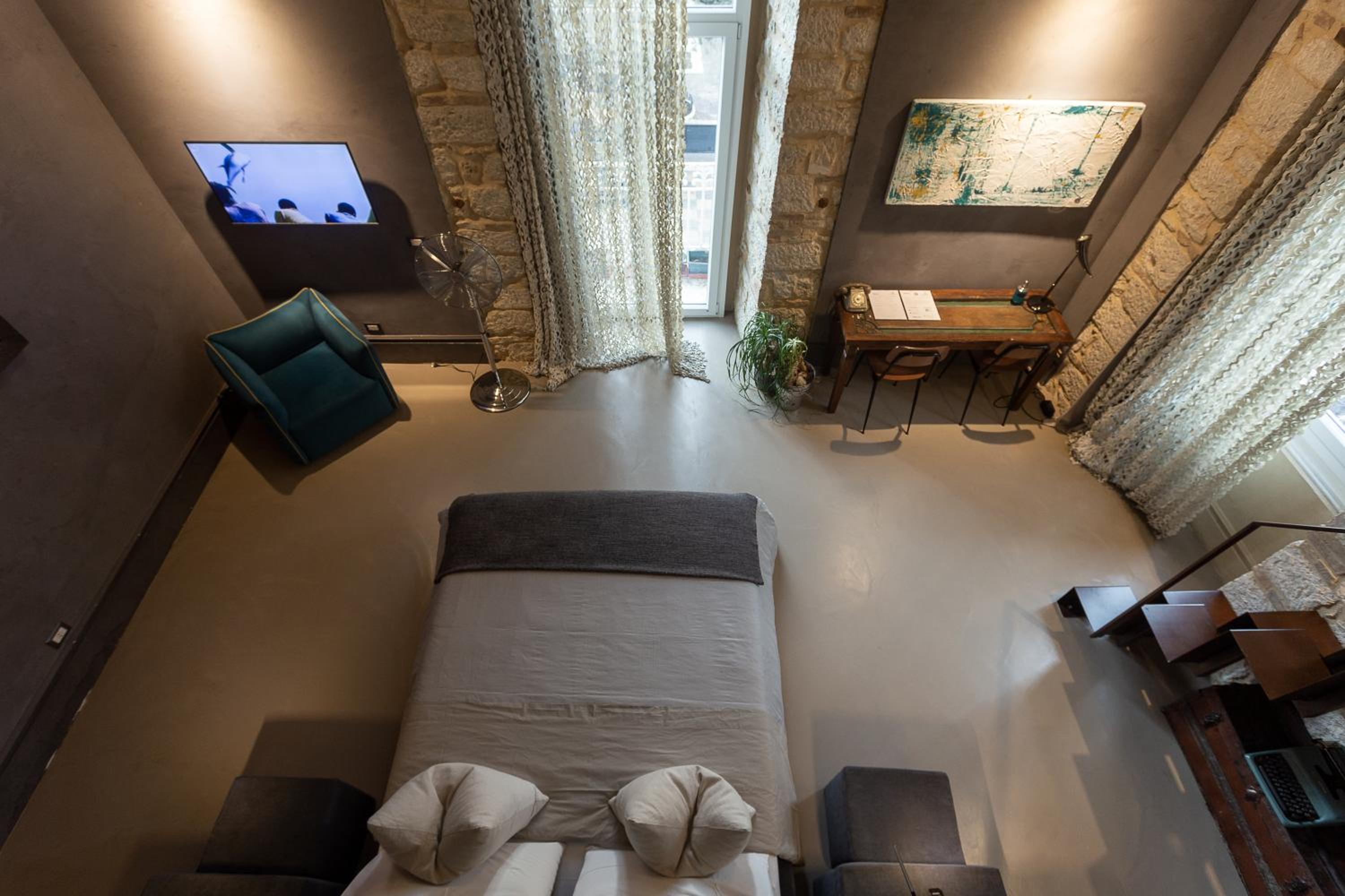 Suite - Photo 6