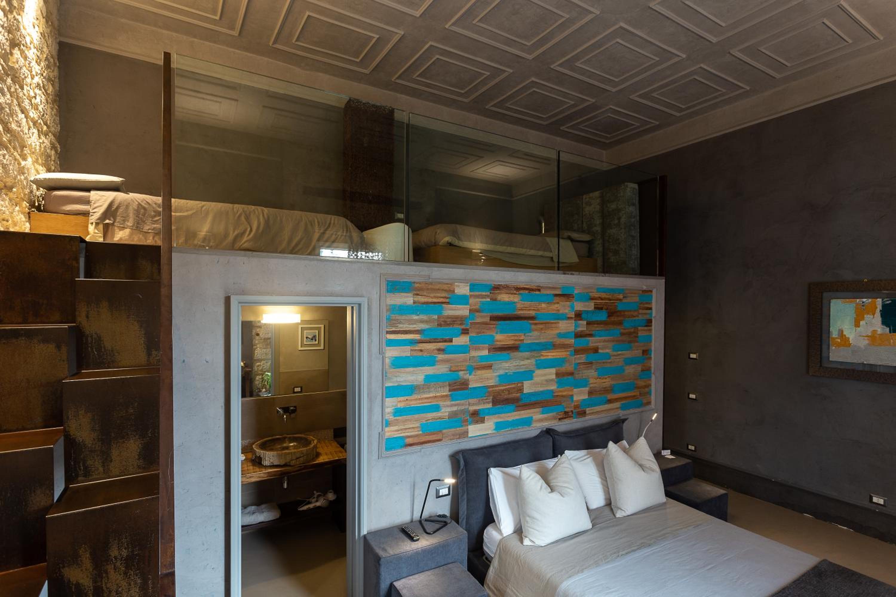 Suite - Photo 9