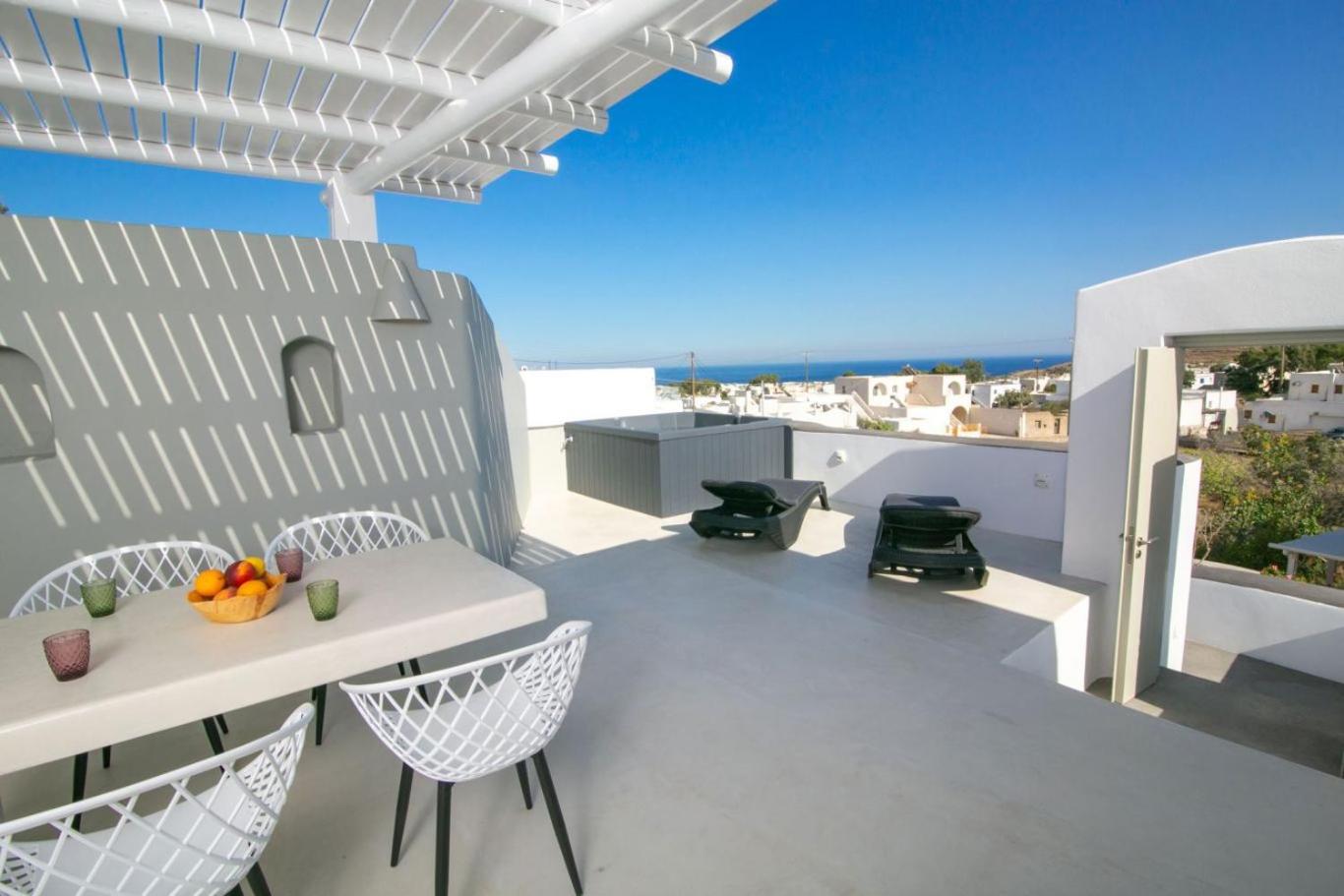 Deluxe Villa with Hot Tub photo 3