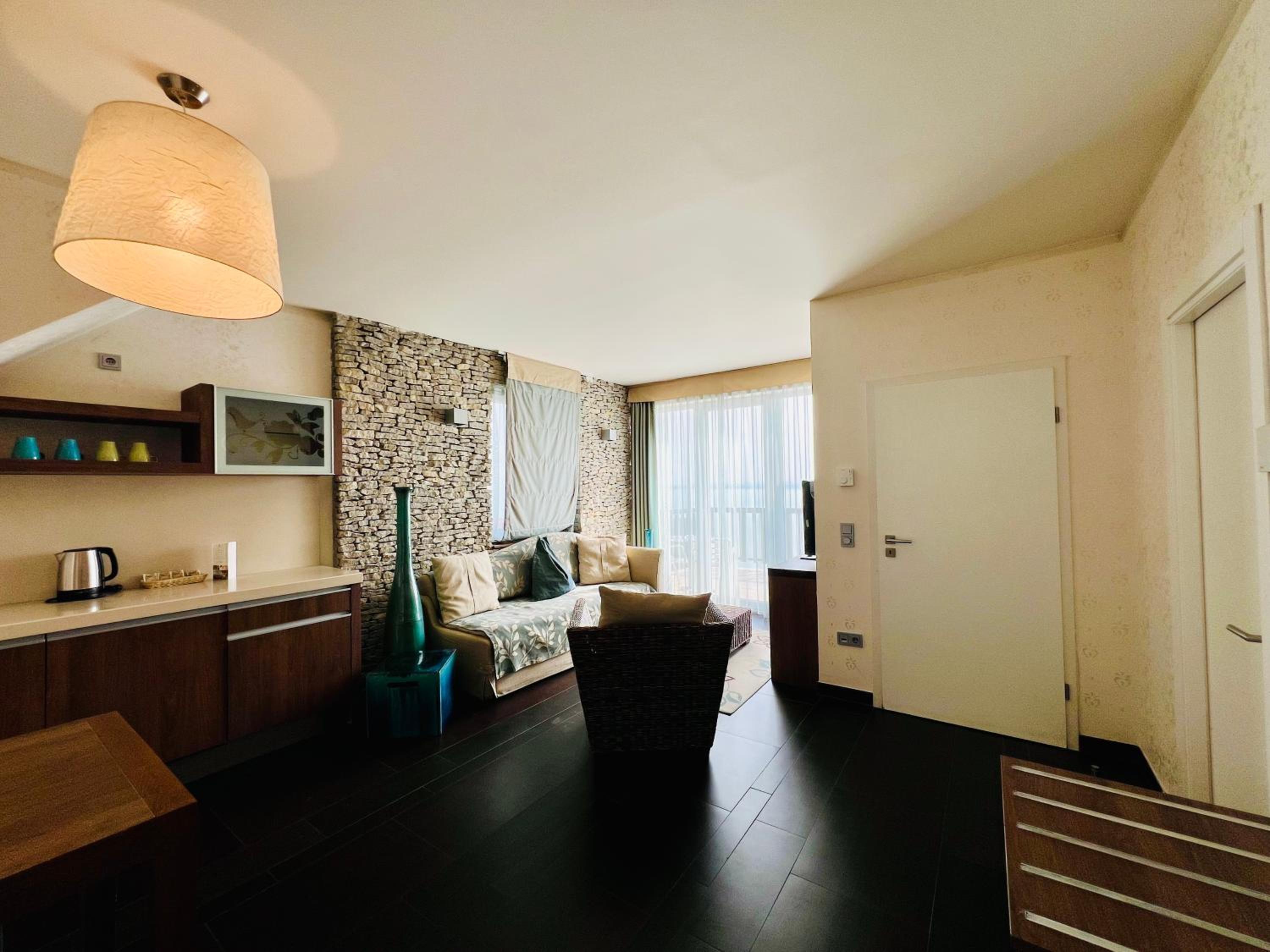 Deluxe Suite photo 2