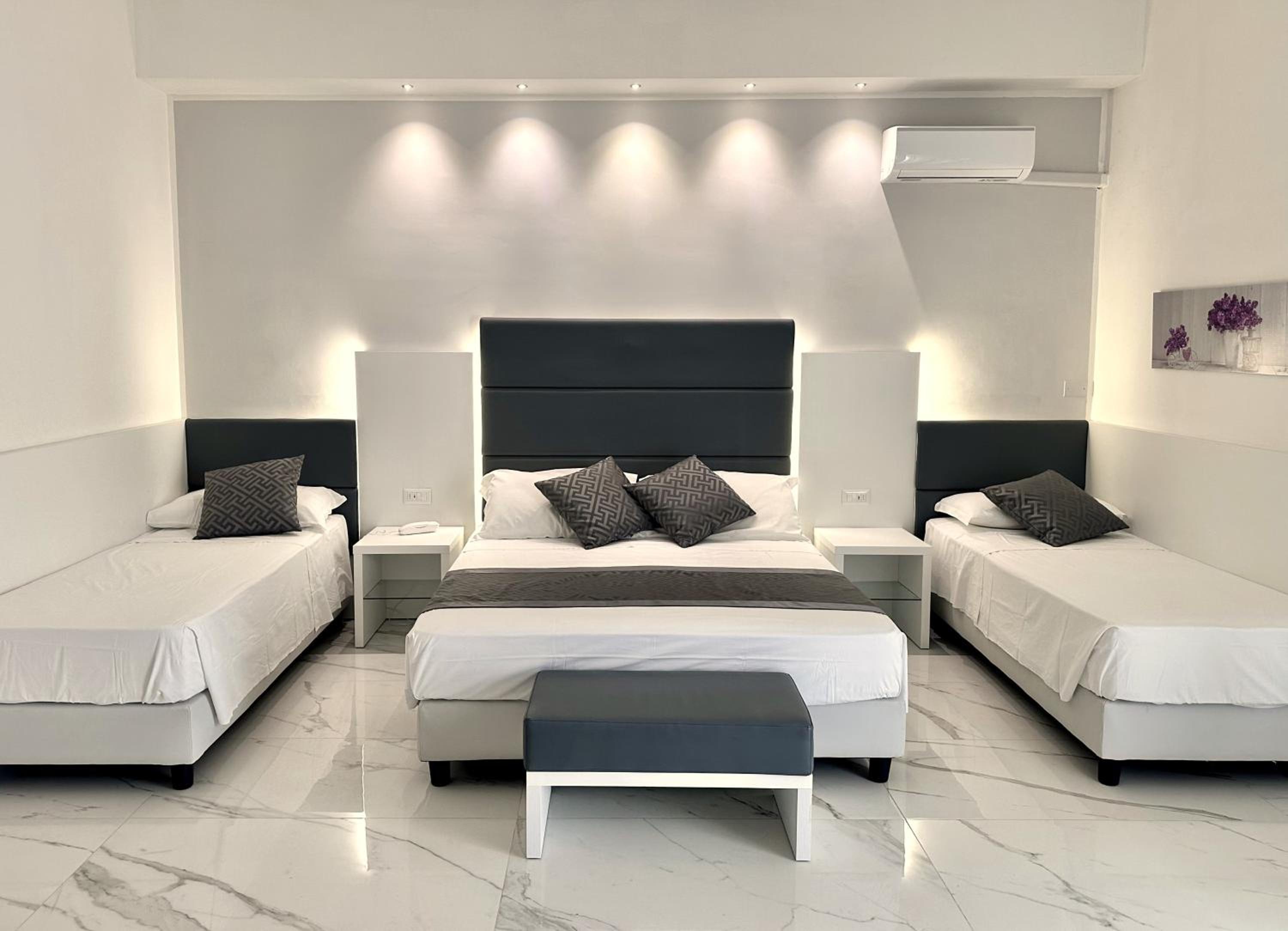 Superior Quadruple Room photo 2