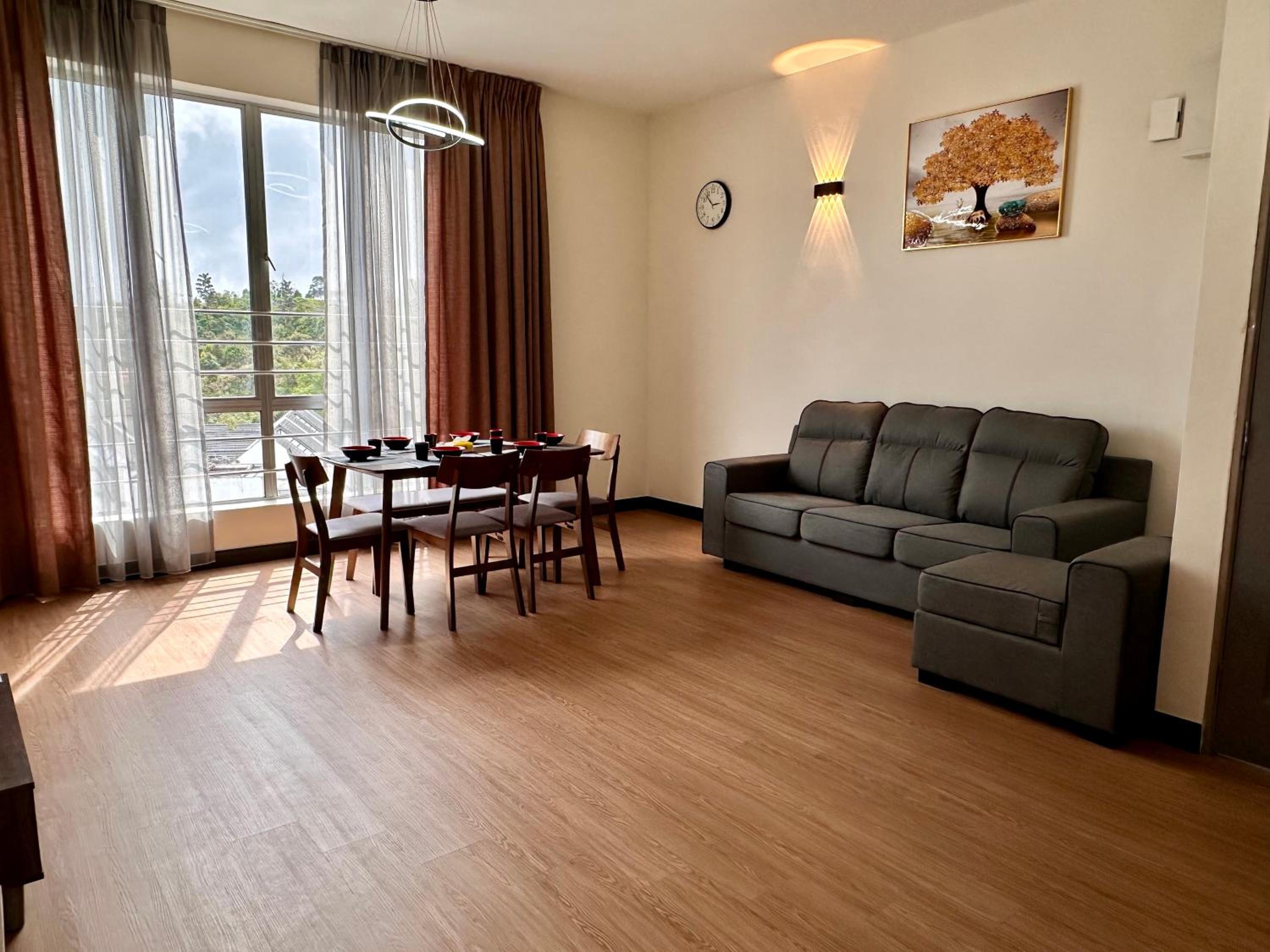 Three-Bedroom Apartment photo 2