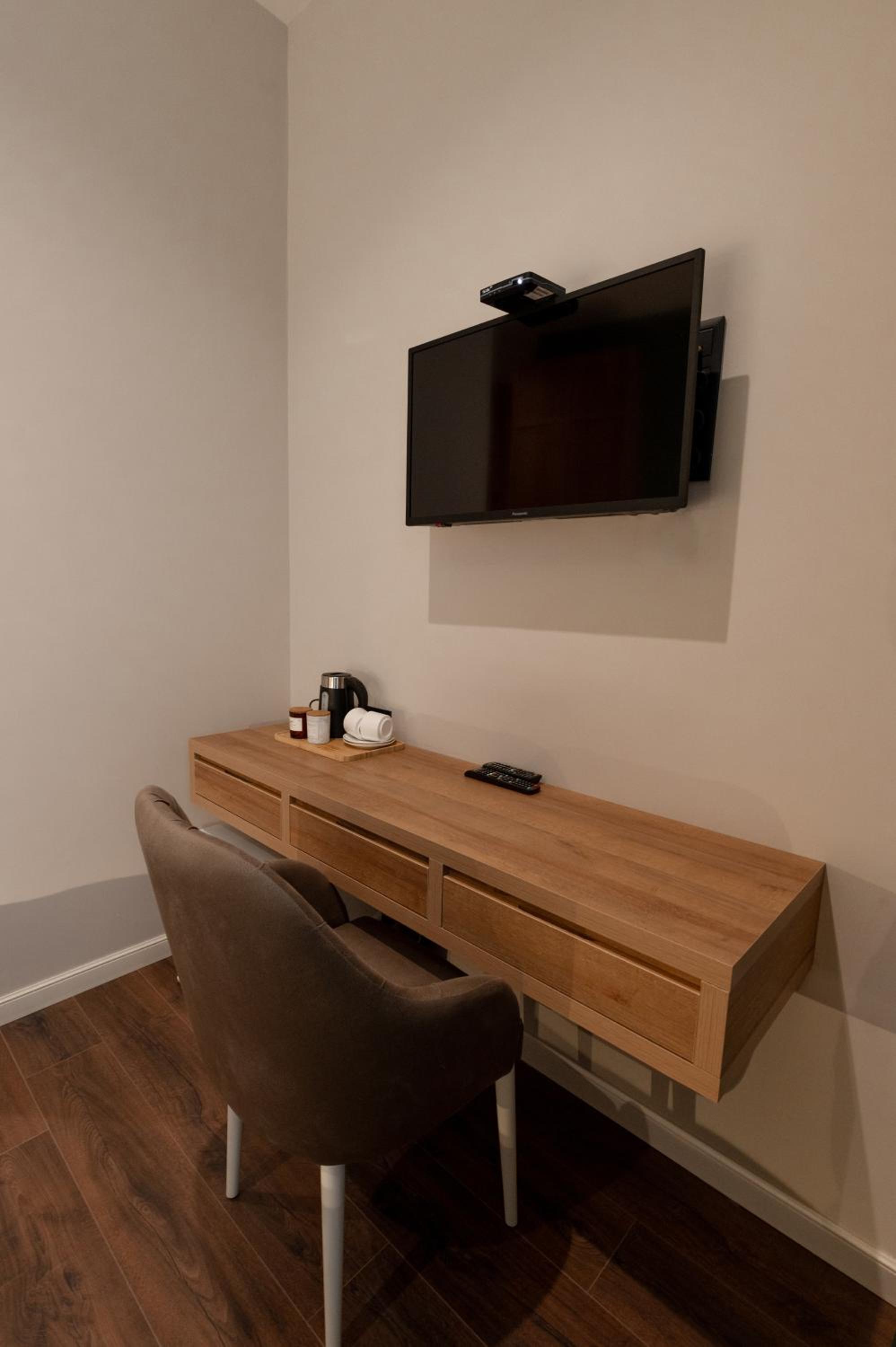 Budget Double Room photo 3