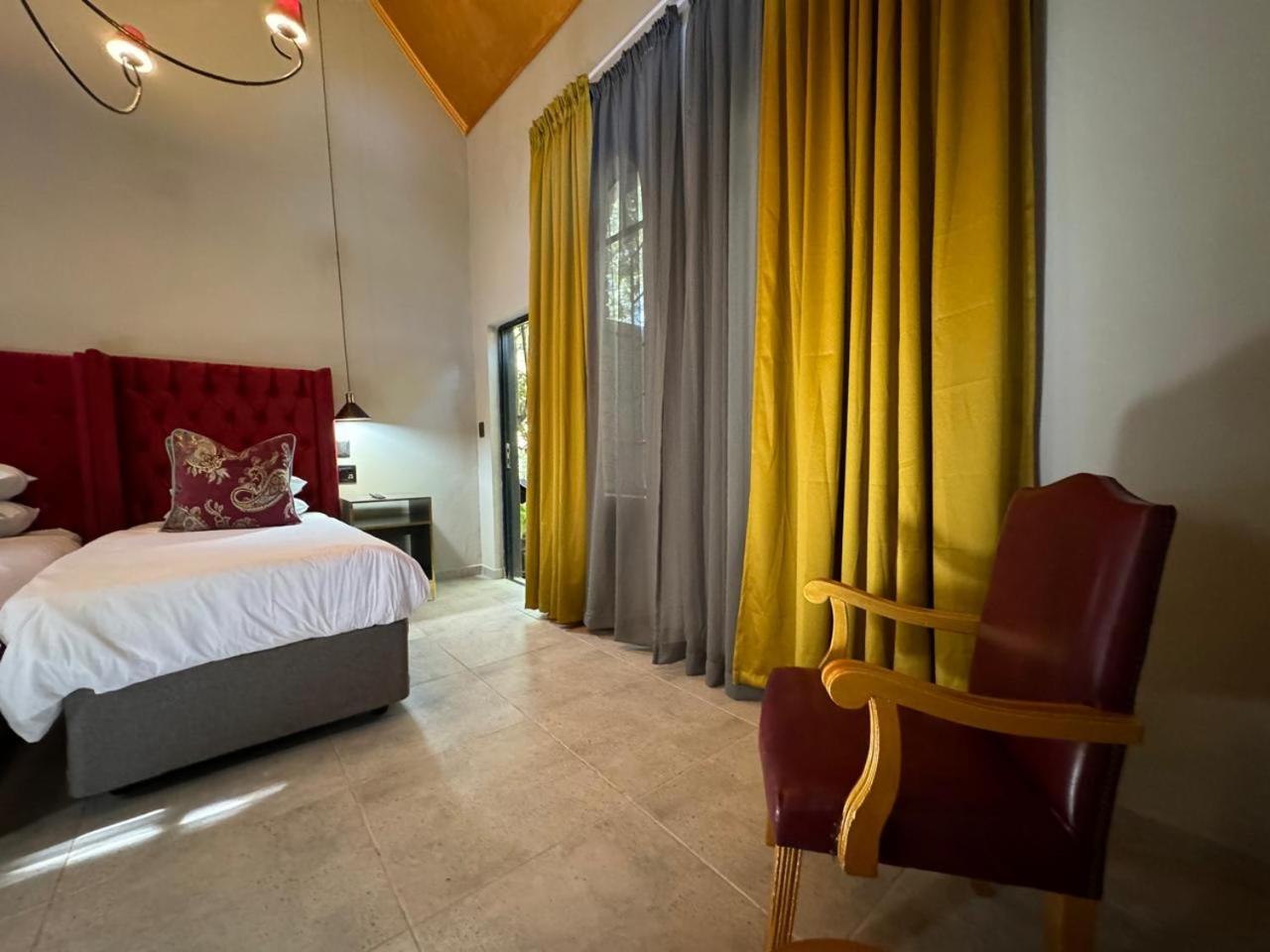 Superior Twin Room with Garden View - Photo 4