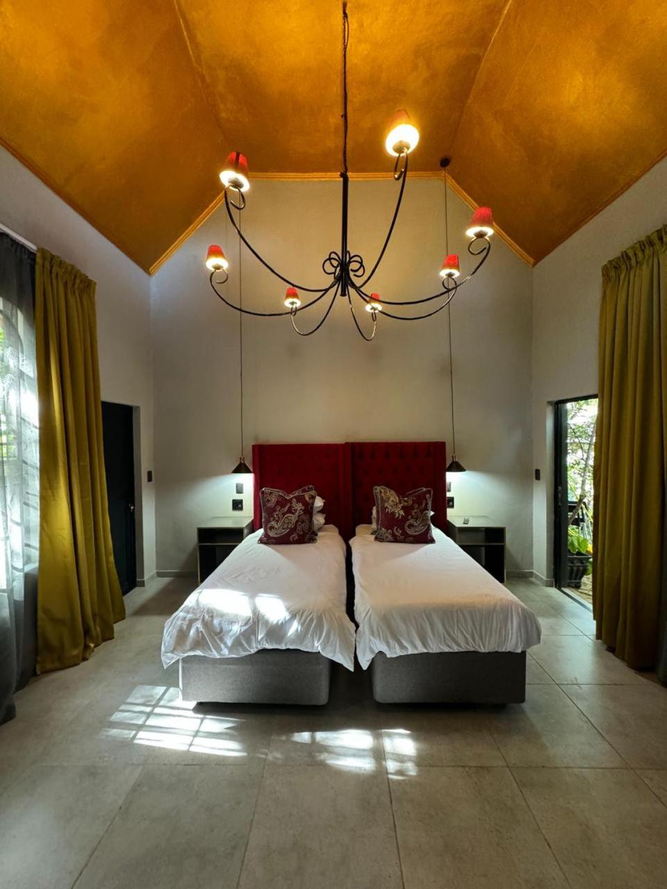 Superior Twin Room with Garden View - Photo 3
