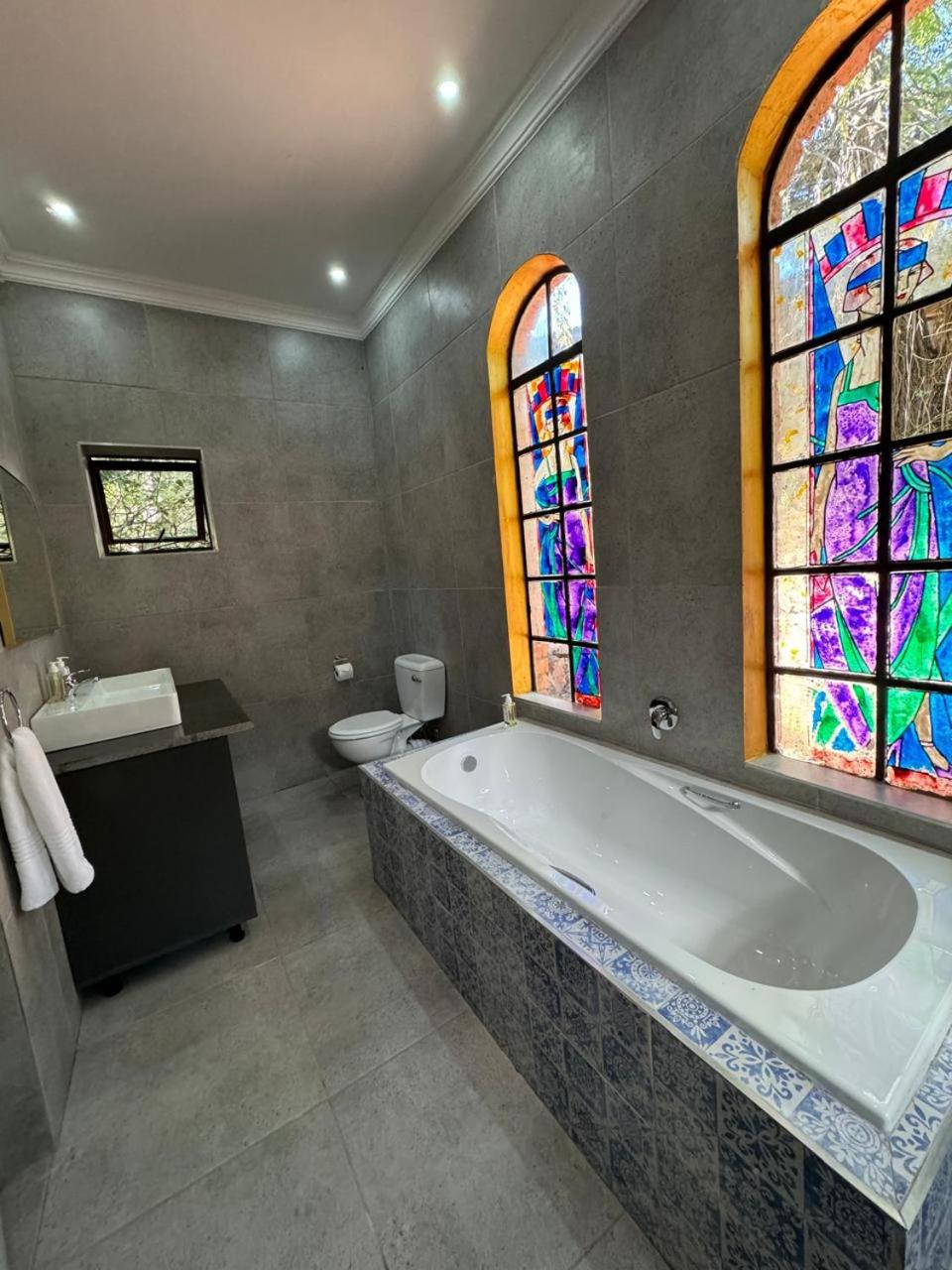 Superior Twin Room with Garden View - Photo 9