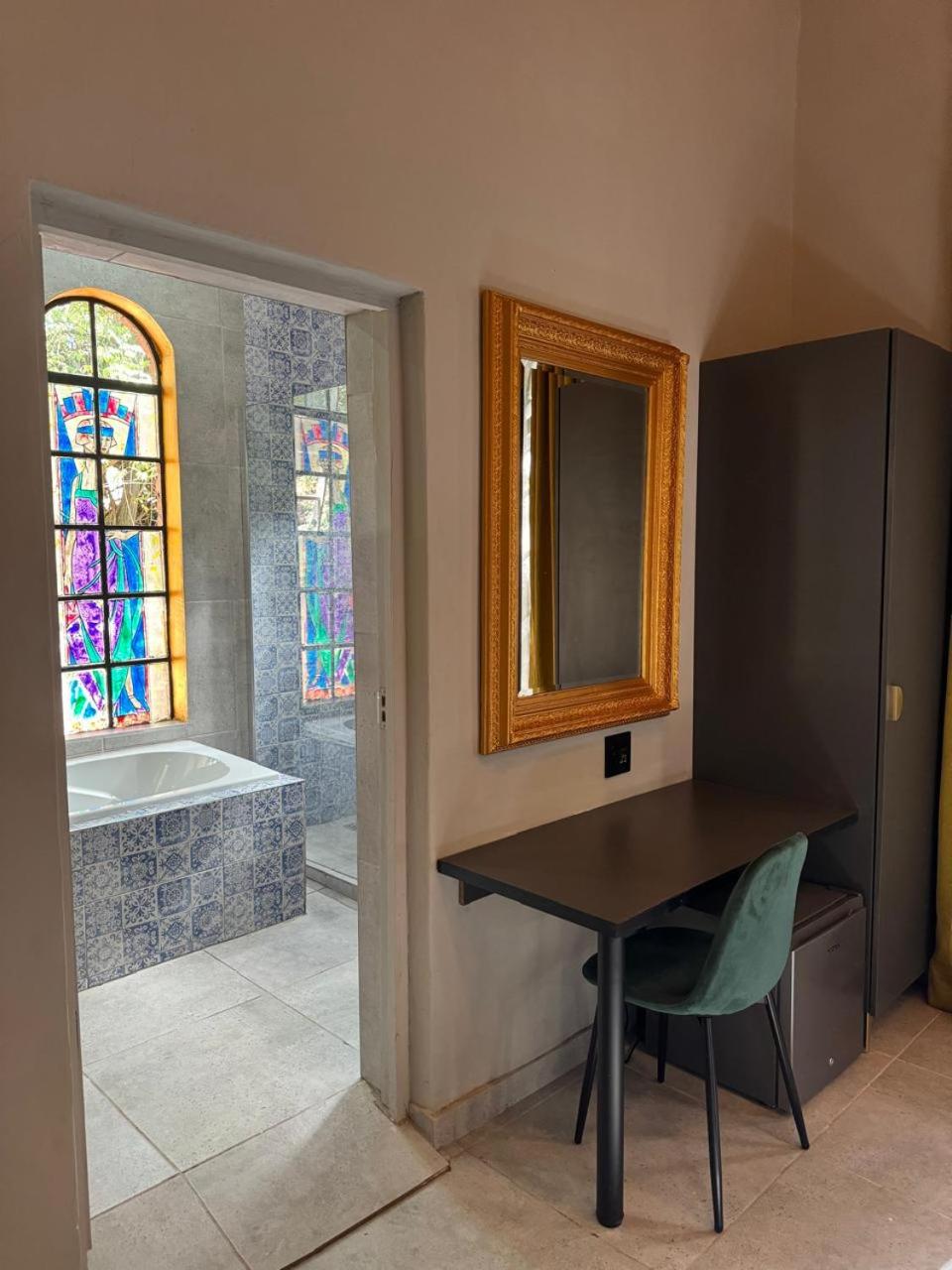 Superior Twin Room with Garden View - Photo 19
