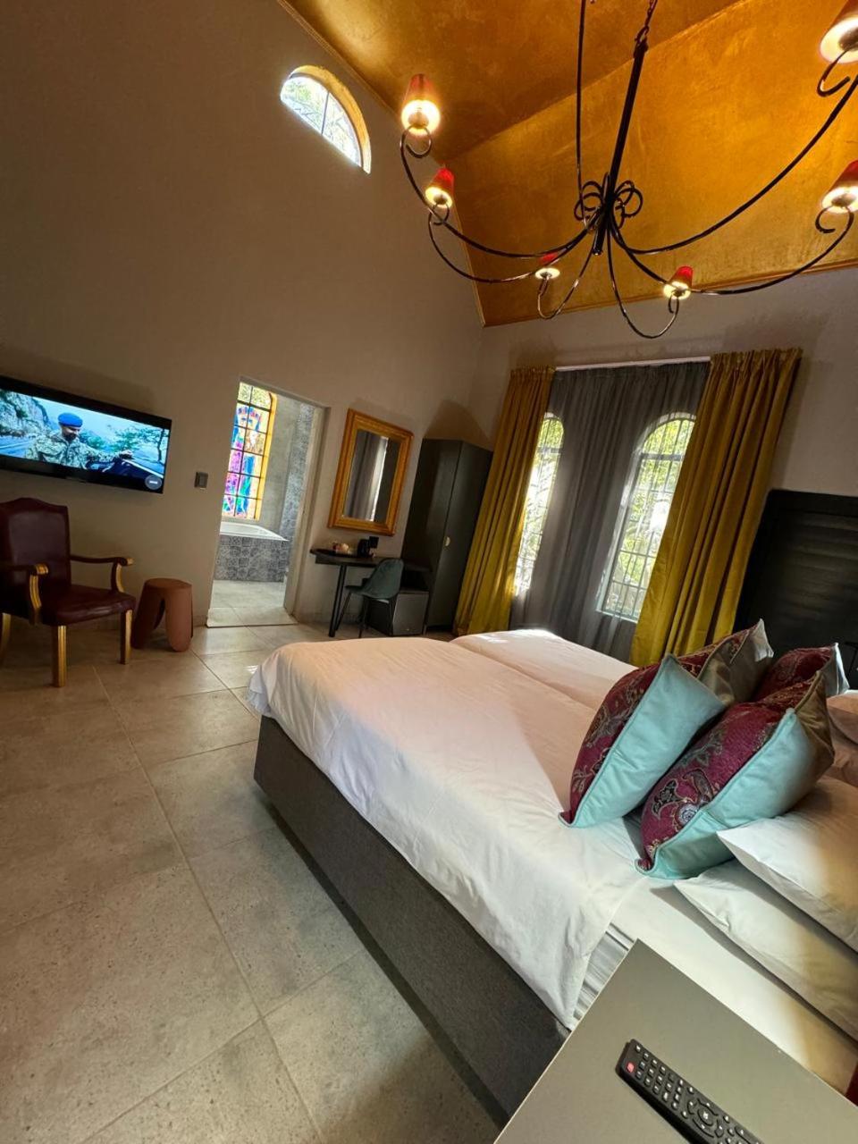 Superior Twin Room with Garden View - Photo 12
