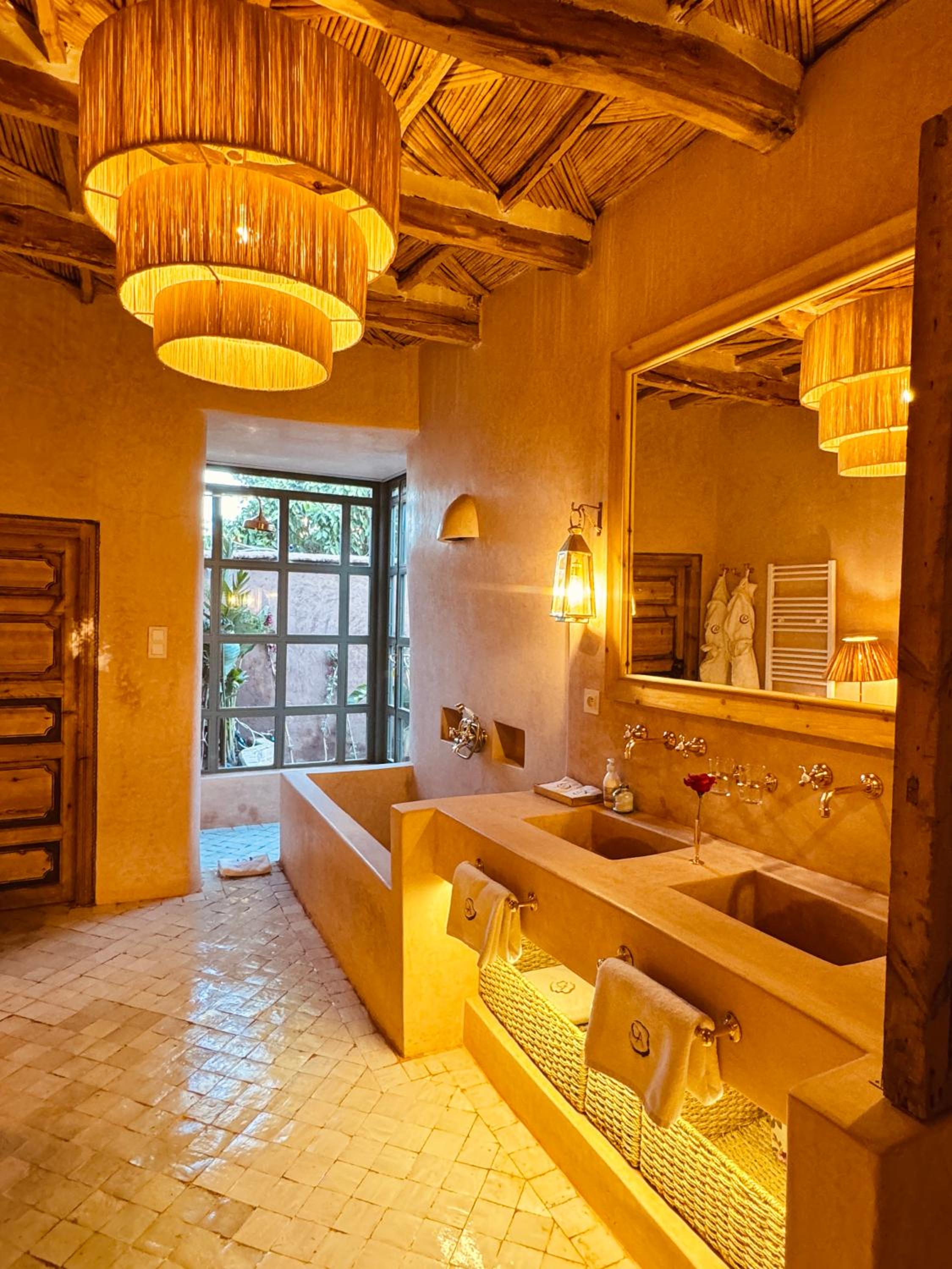 Suite with Garden View - Photo 12