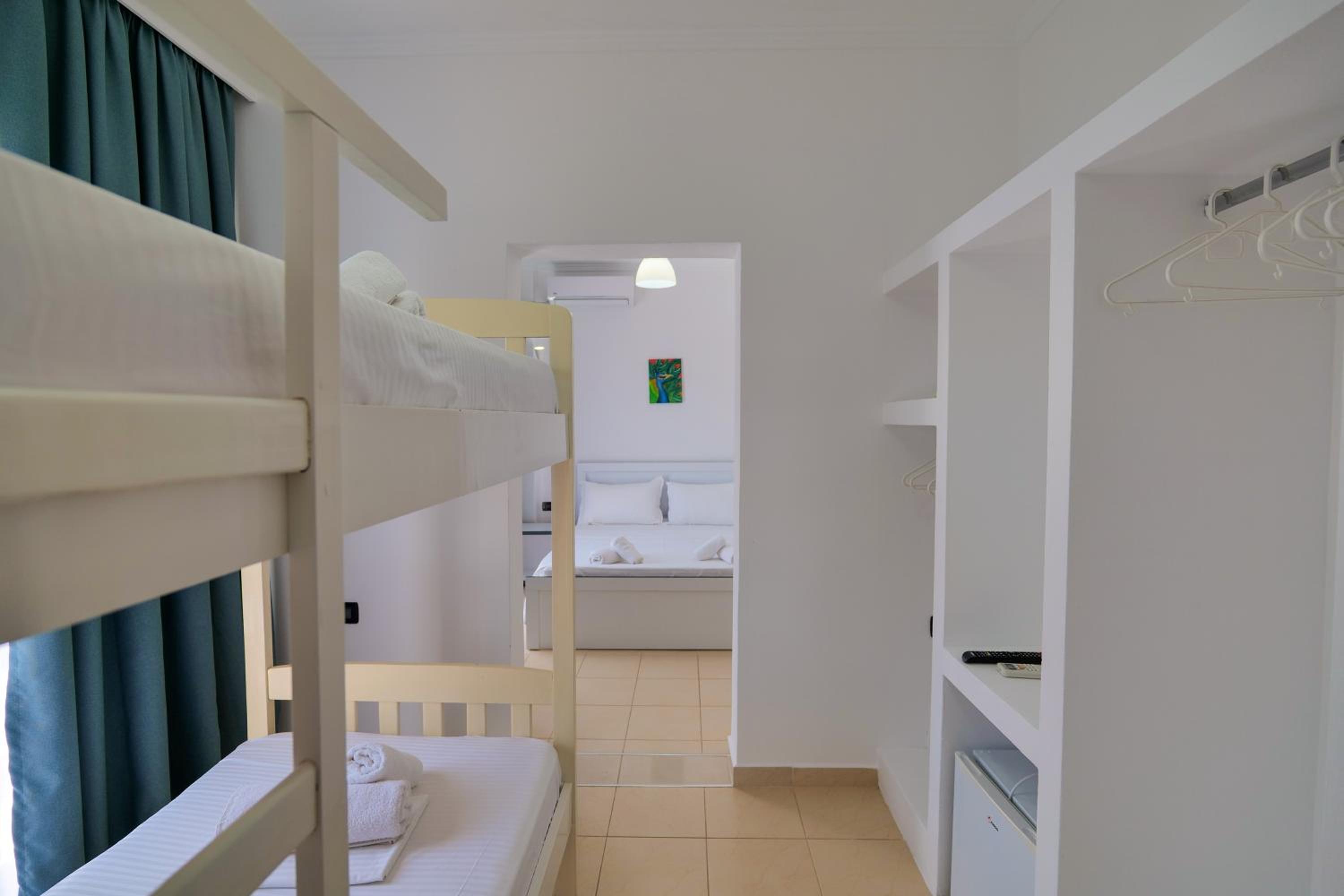 Quadruple Room with Sea View photo 2