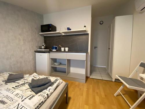 Twin Room with Shower photo 3