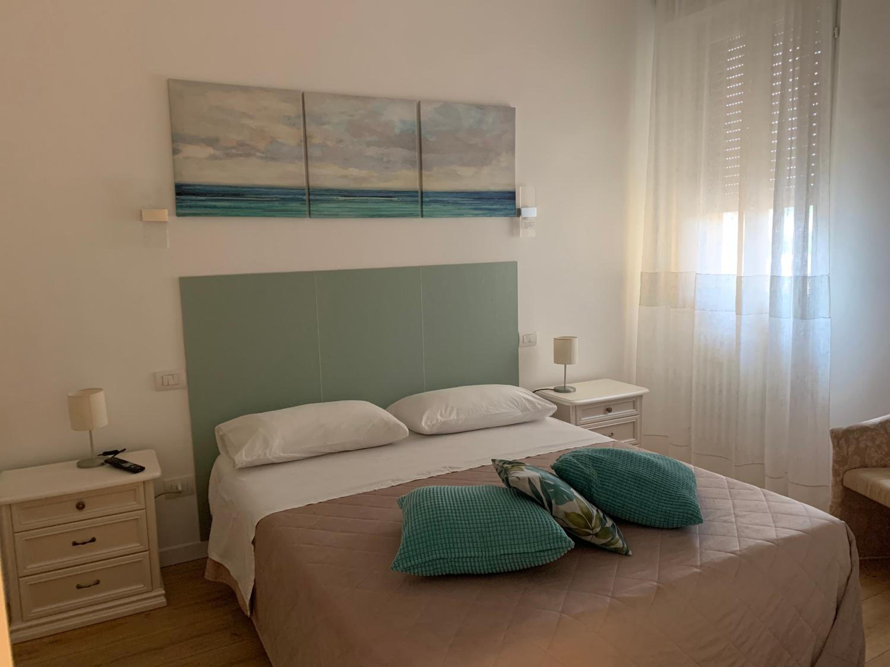 Large Double Room photo 3