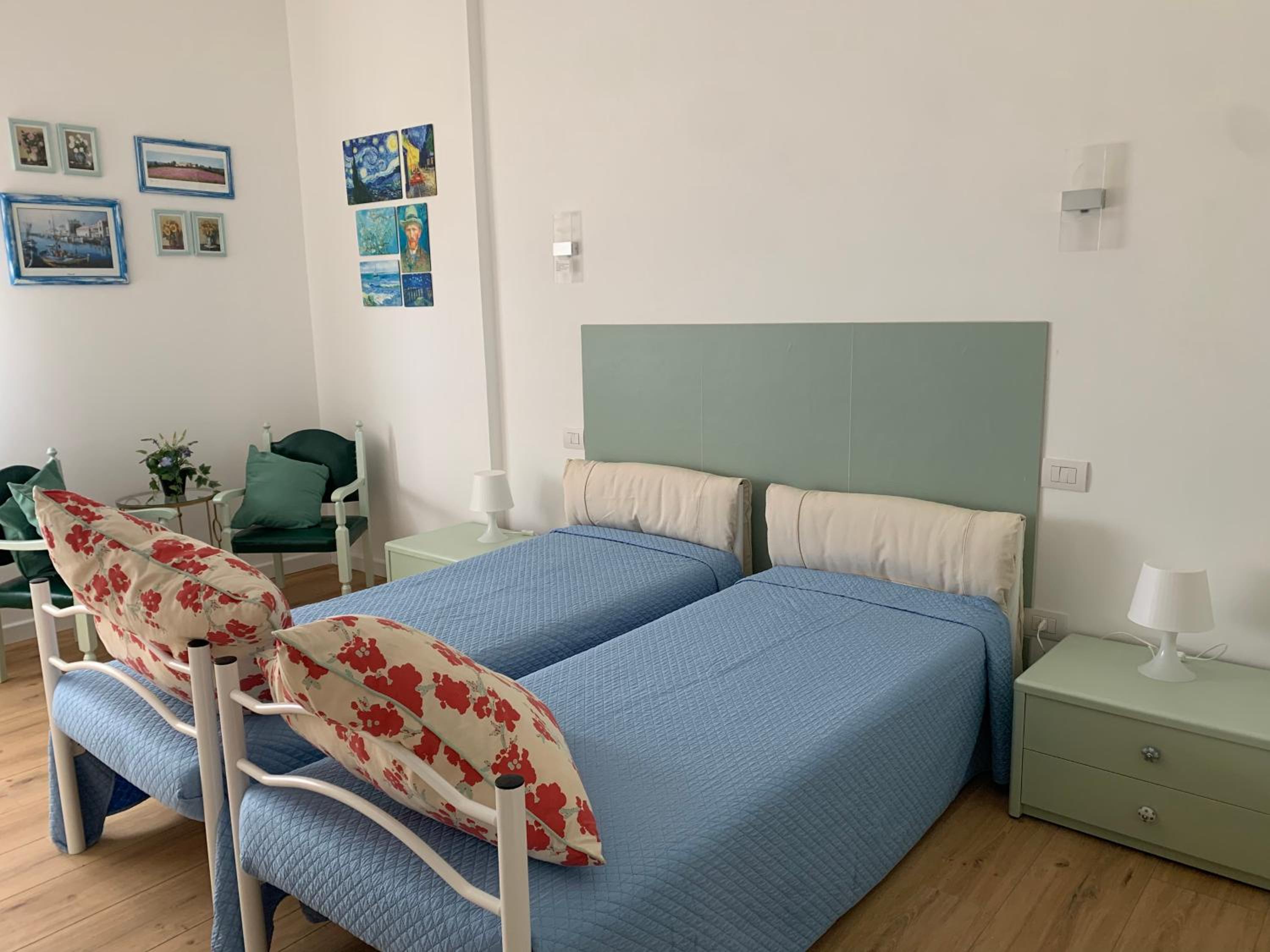 Large Double Room photo 3