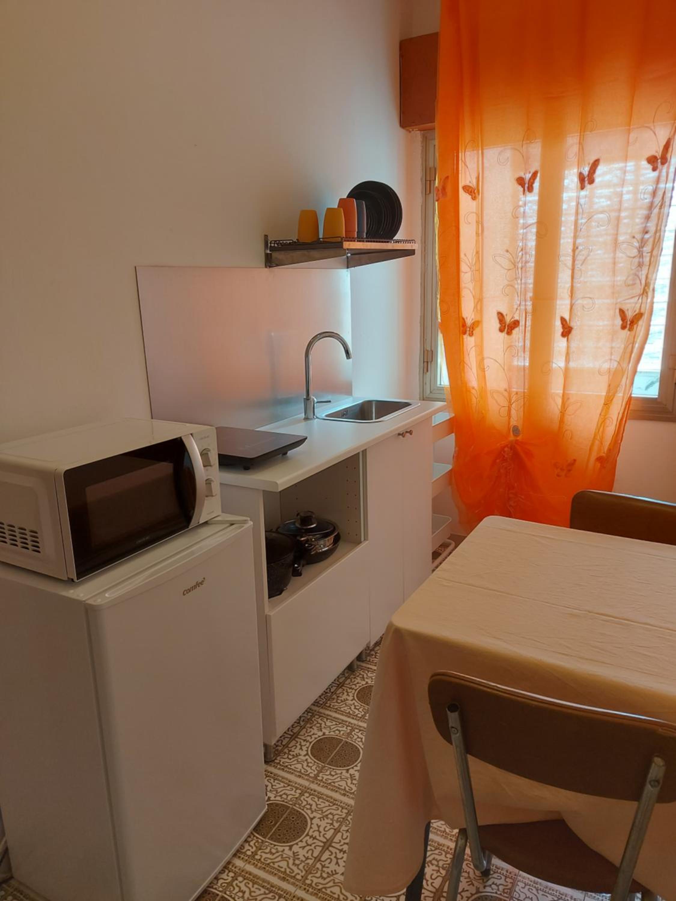 One-Bedroom Apartment photo 2
