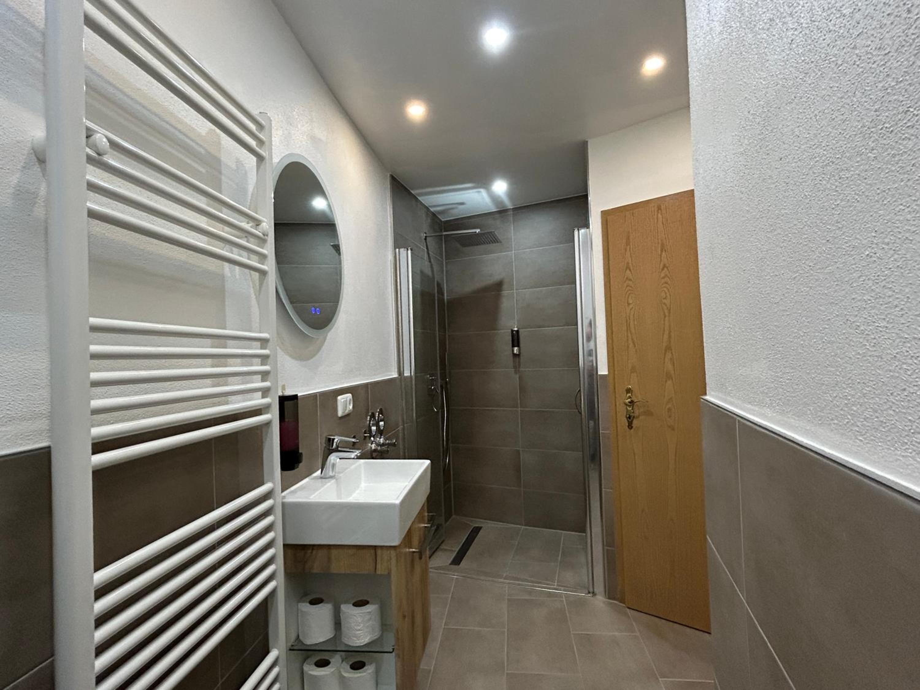 Two-Bedroom Apartment - Photo 3