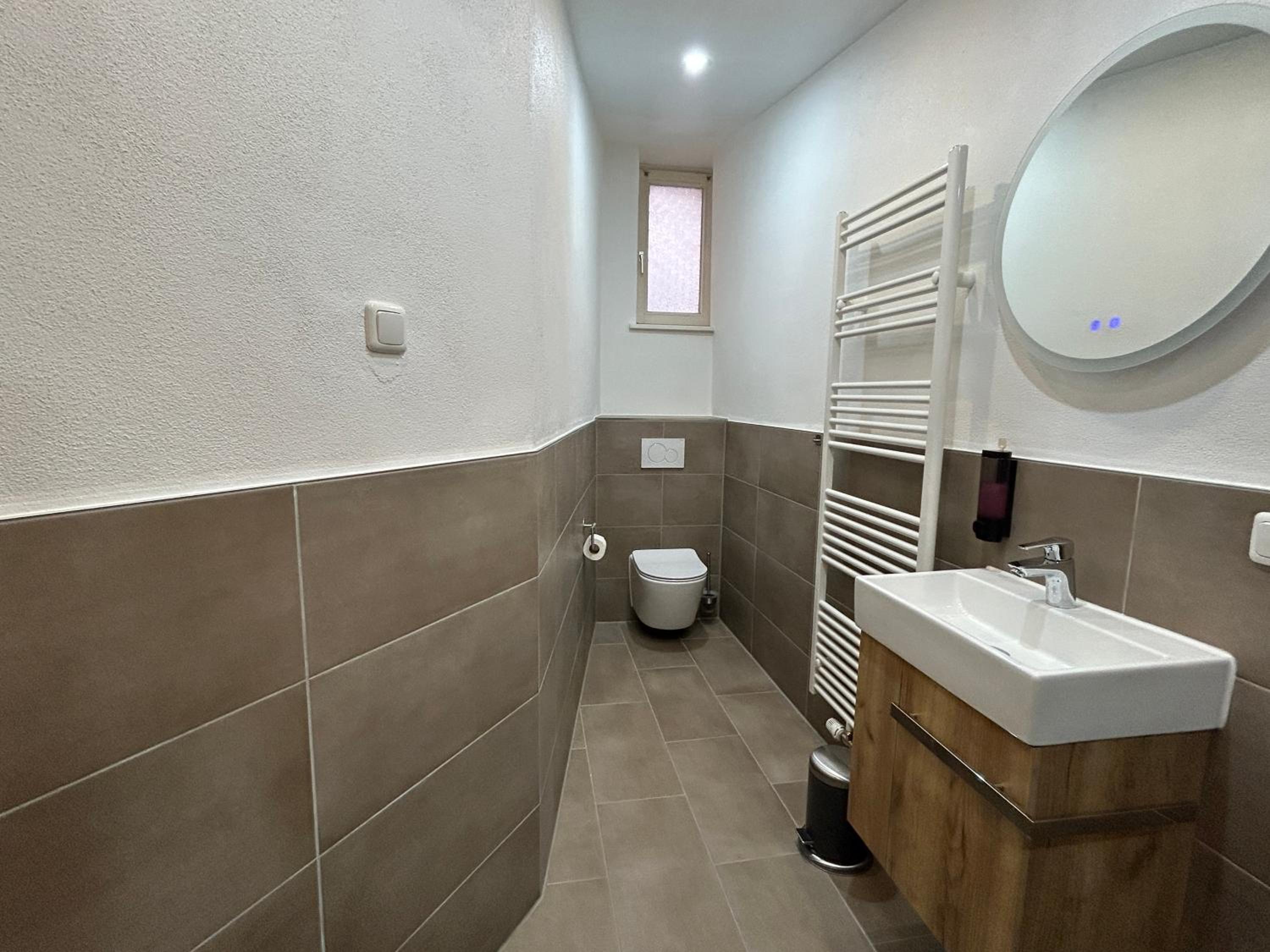 Two-Bedroom Apartment - Photo 9