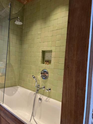 Deluxe Double or Twin Room photo 2