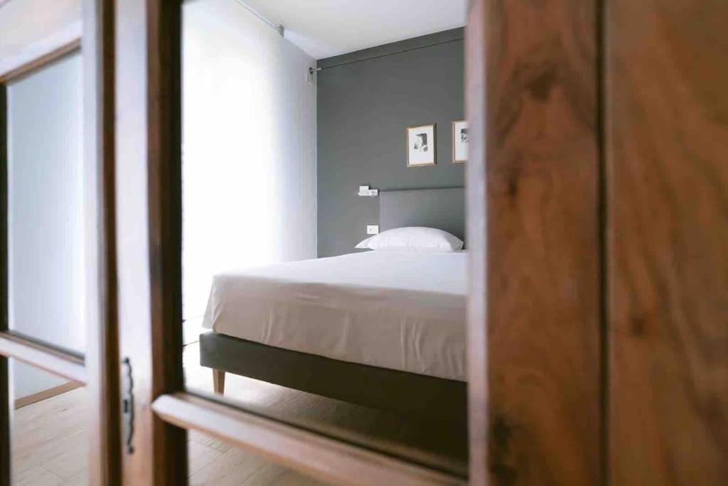 One-Bedroom Apartment With Garden photo 1