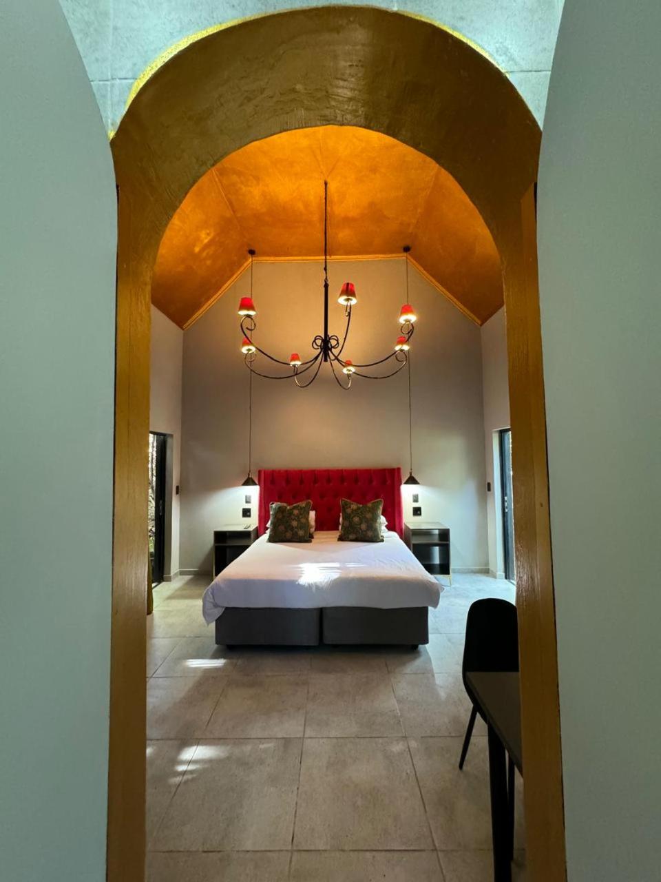 Superior Twin Room with Garden View - Photo 22