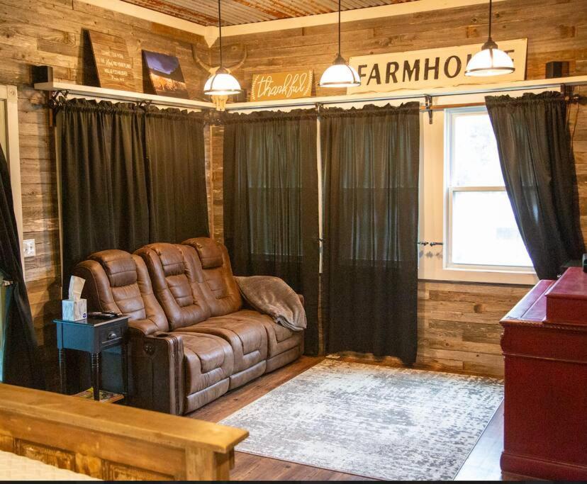 Three-Bedroom House photo 1