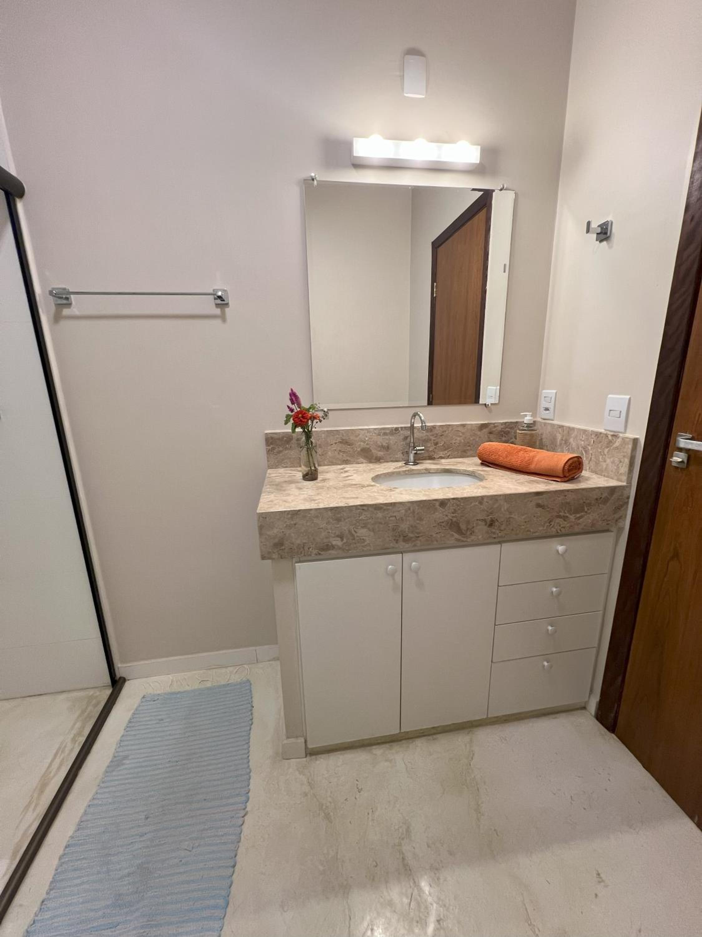 Double Room - Photo 25