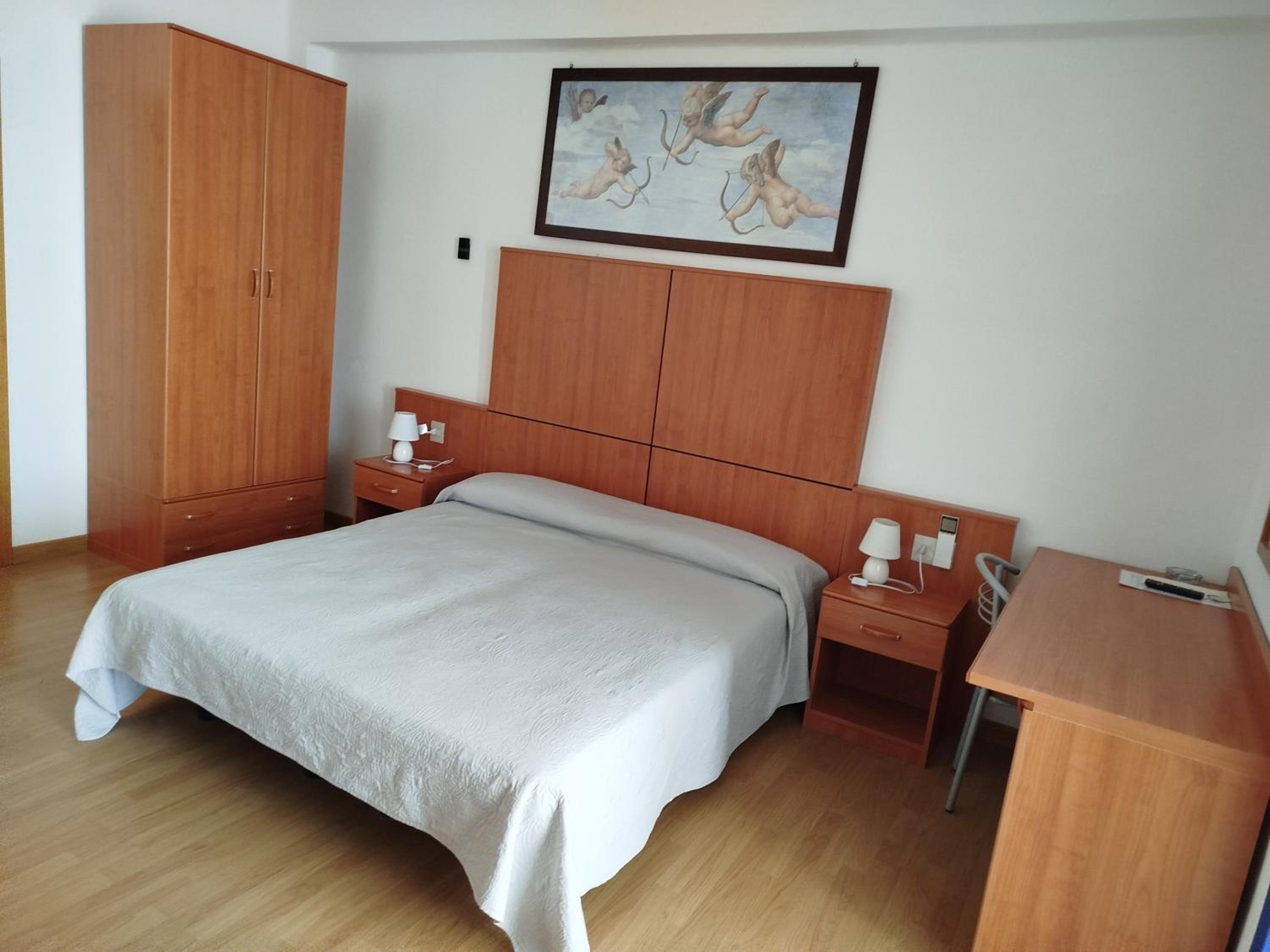Economy Double Room - Photo 2