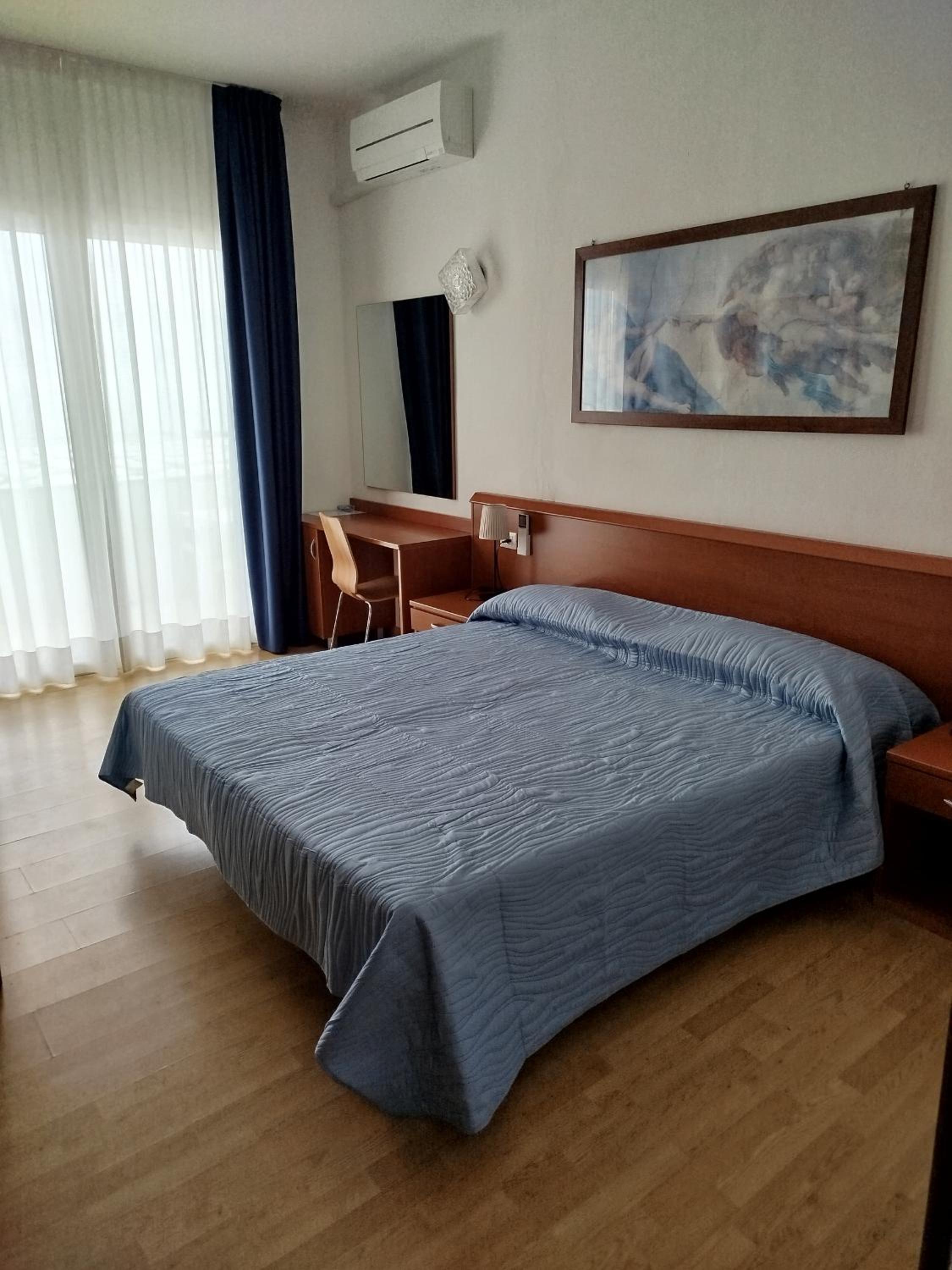 Economy Double Room - Photo 7