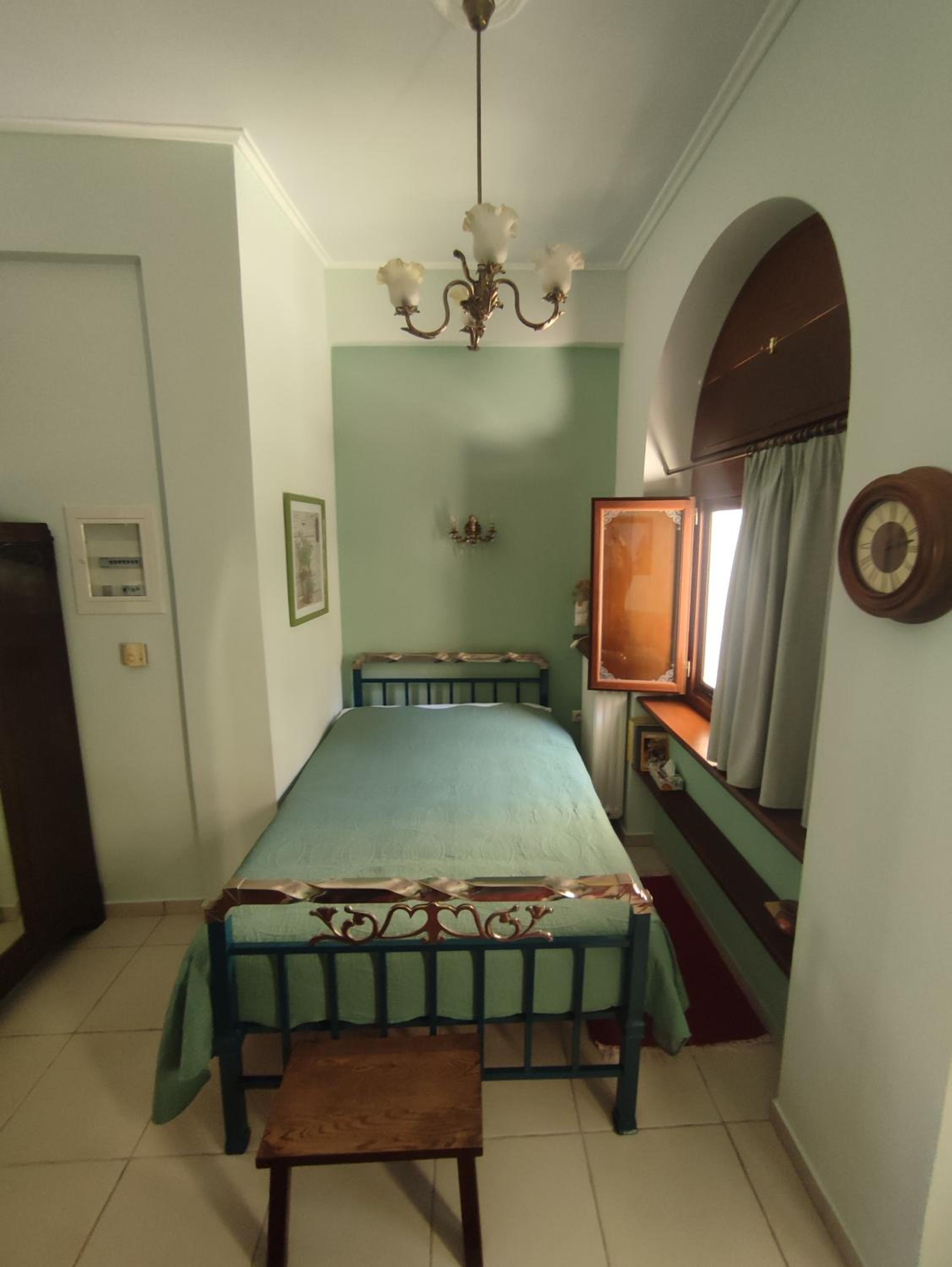 One-Bedroom Apartment - Photo 9