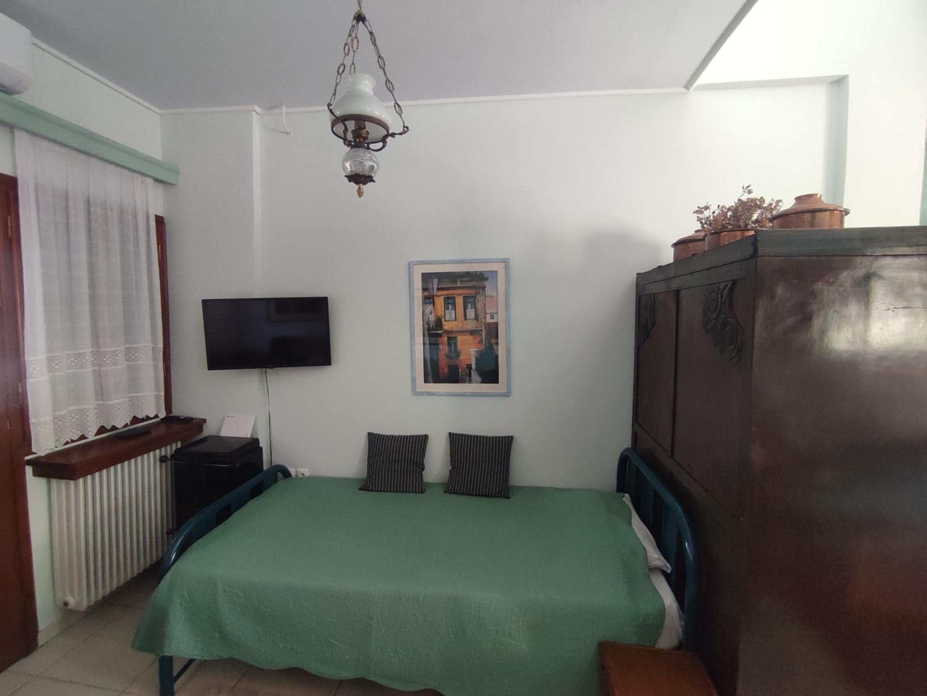 One-Bedroom Apartment - Photo 14