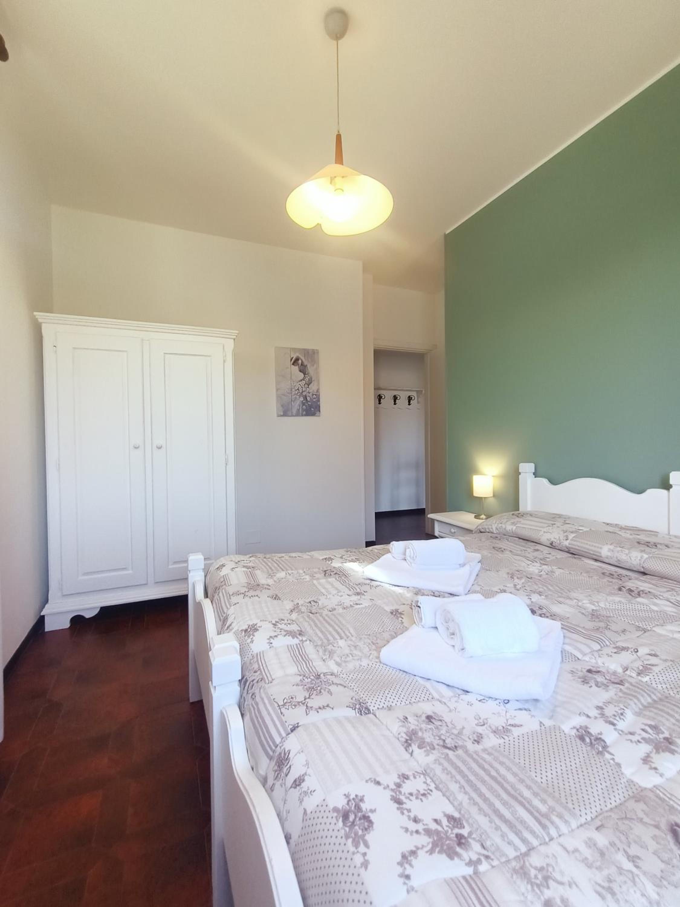 One-Bedroom Apartment (4 Adults) photo 2