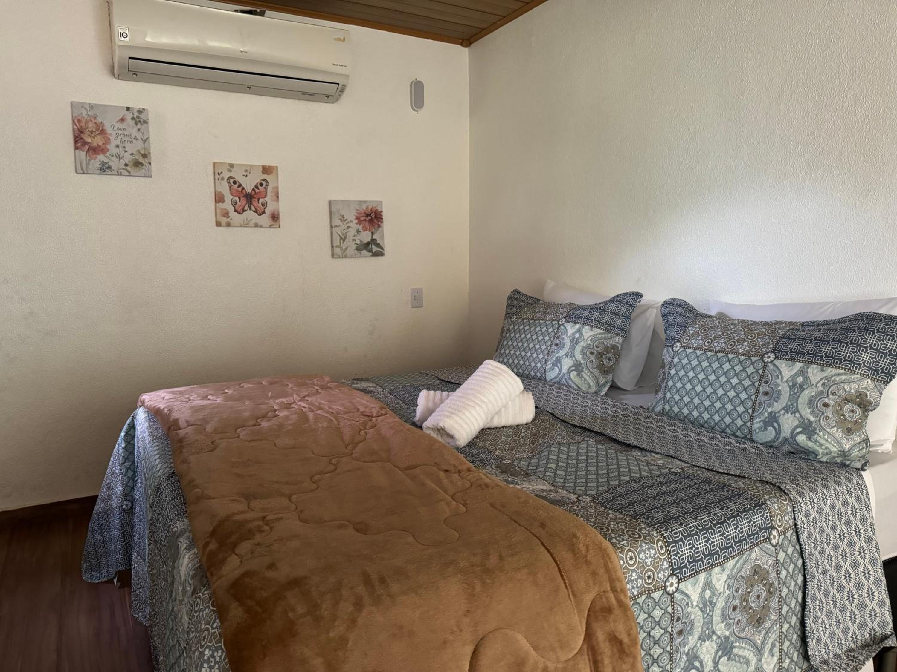 Quadruple Room with Private Bathroom photo 1