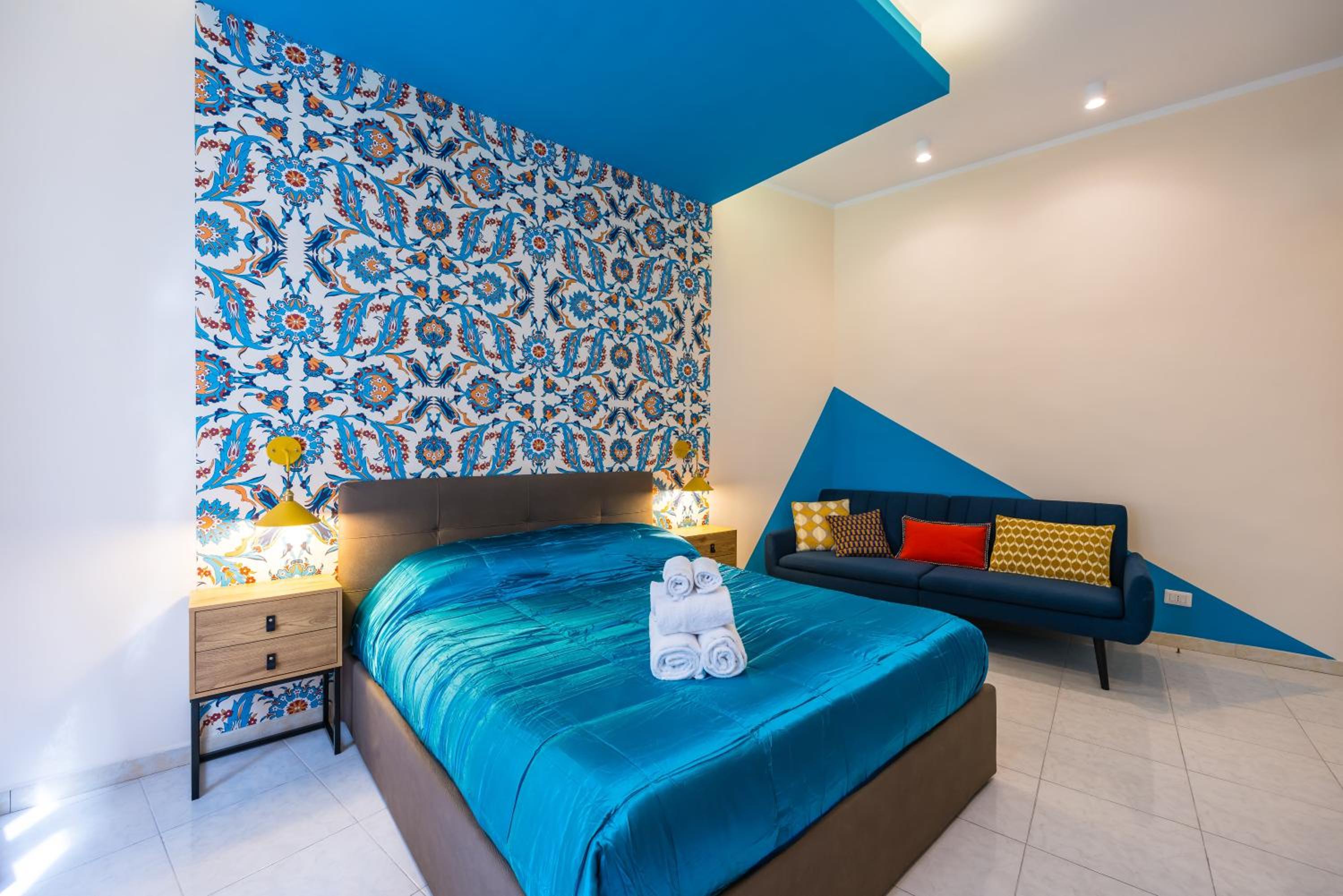 Deluxe One-Bedroom Apartment