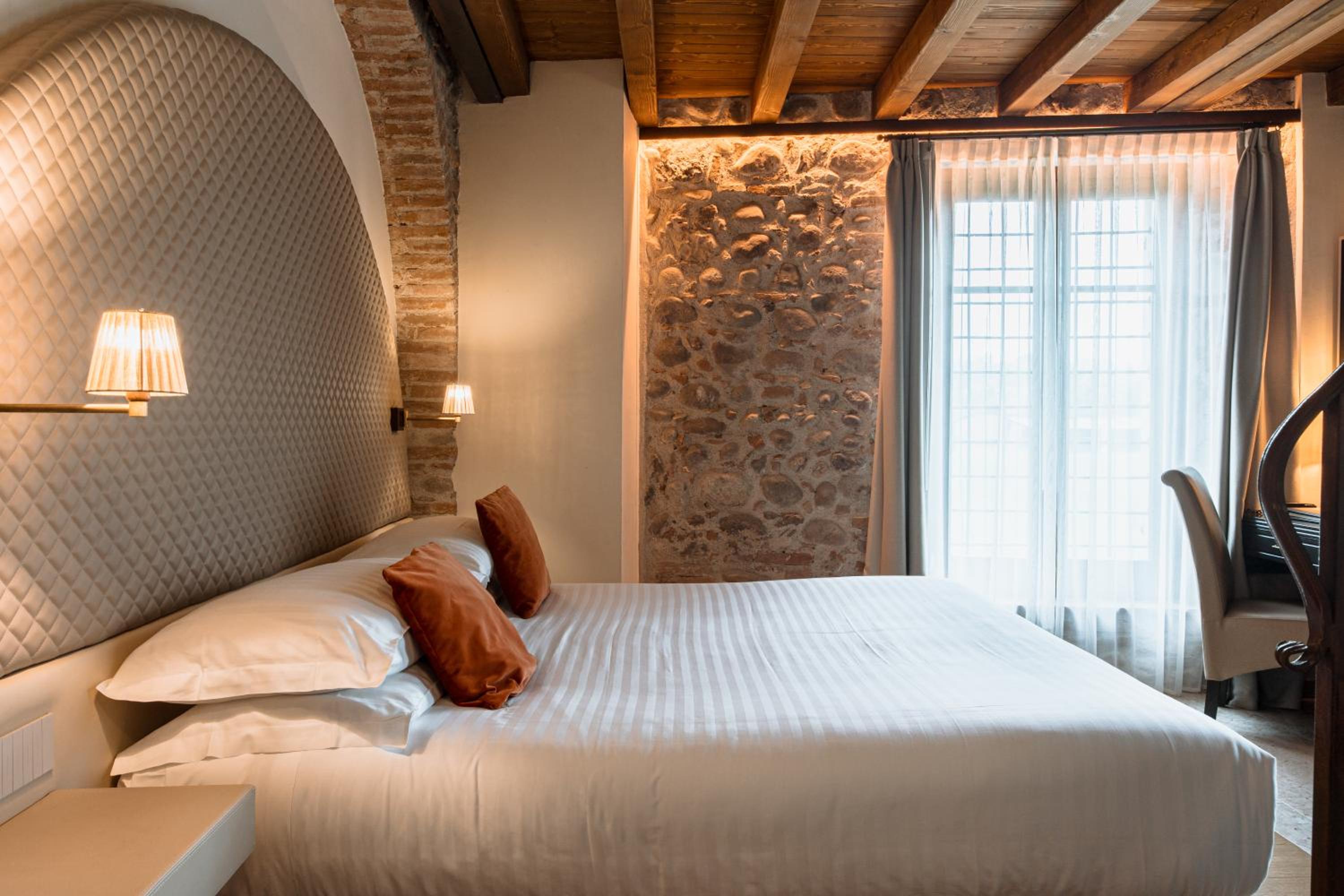 Junior Suite with Garden View - Photo 1