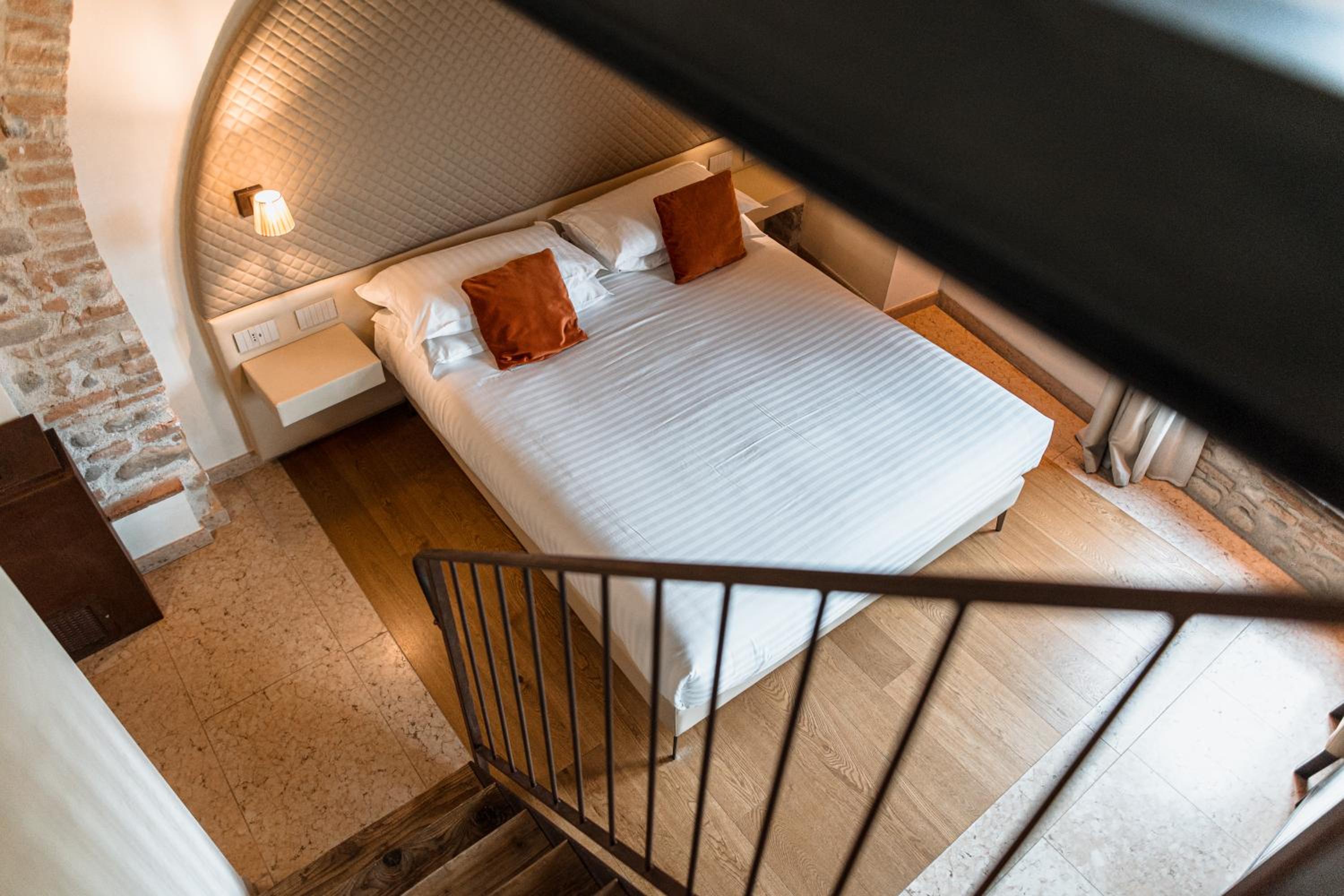 Junior Suite with Garden View - Photo 3