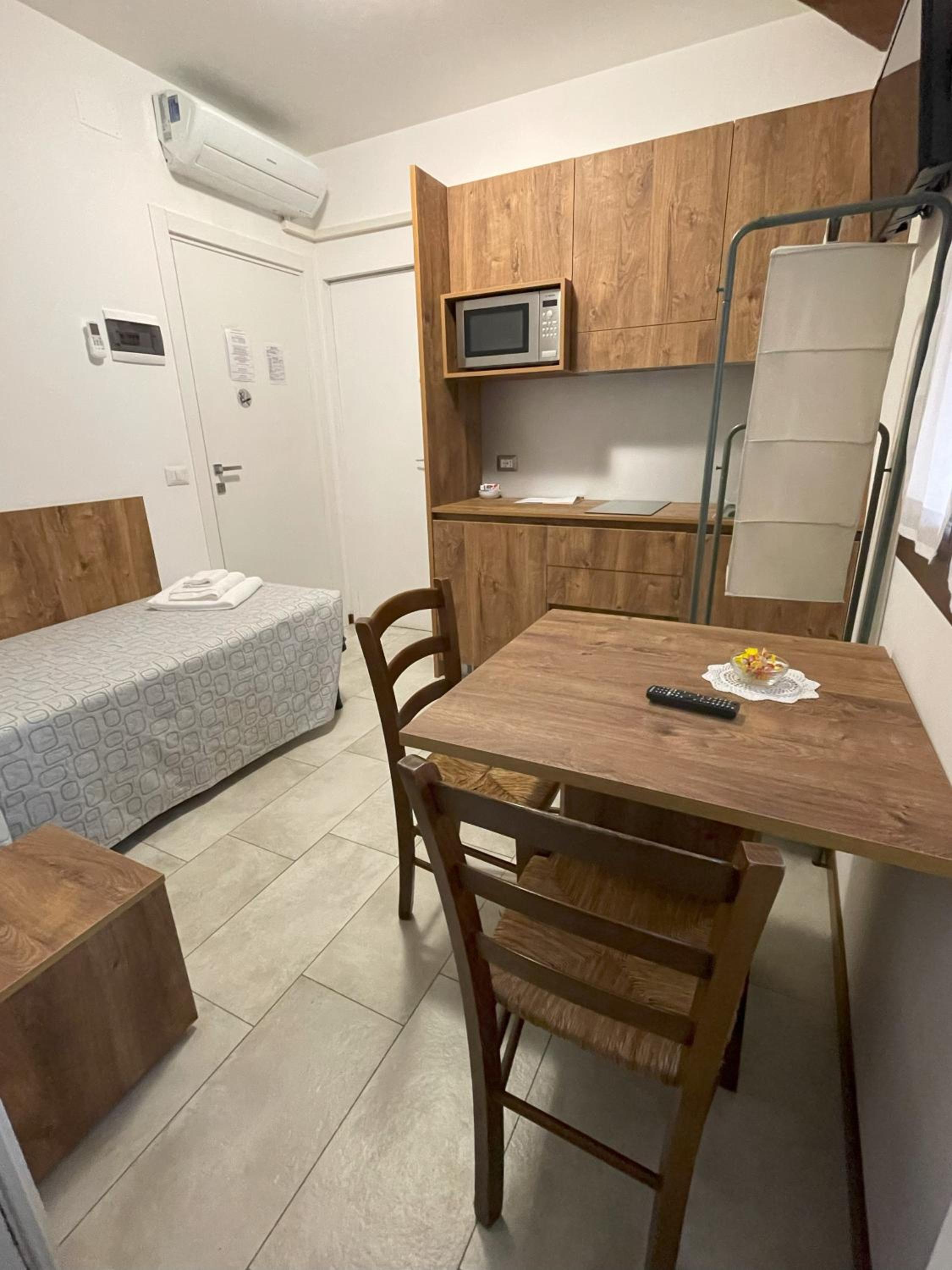 Single Room photo 1