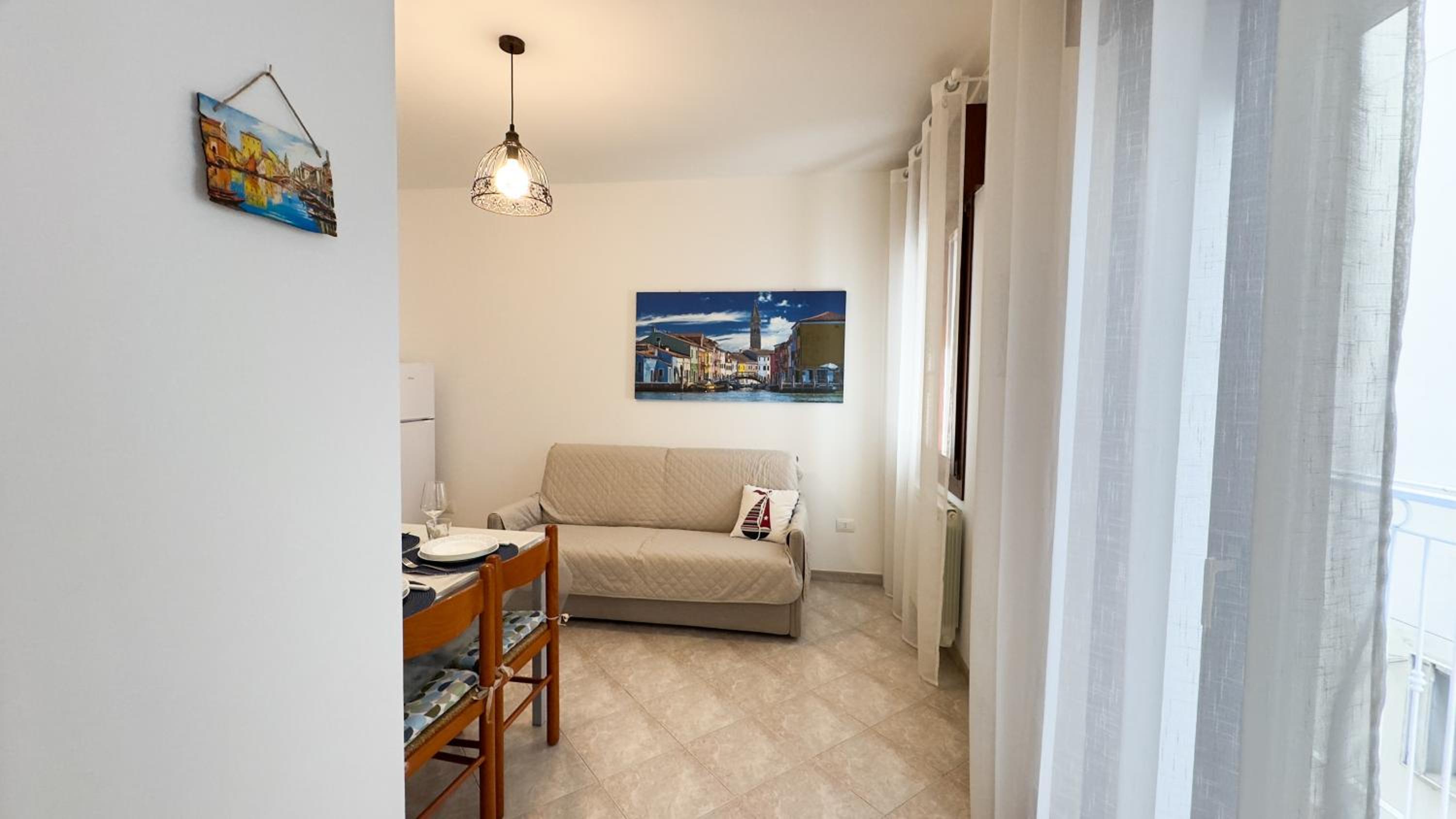 One-Bedroom Apartment photo 1